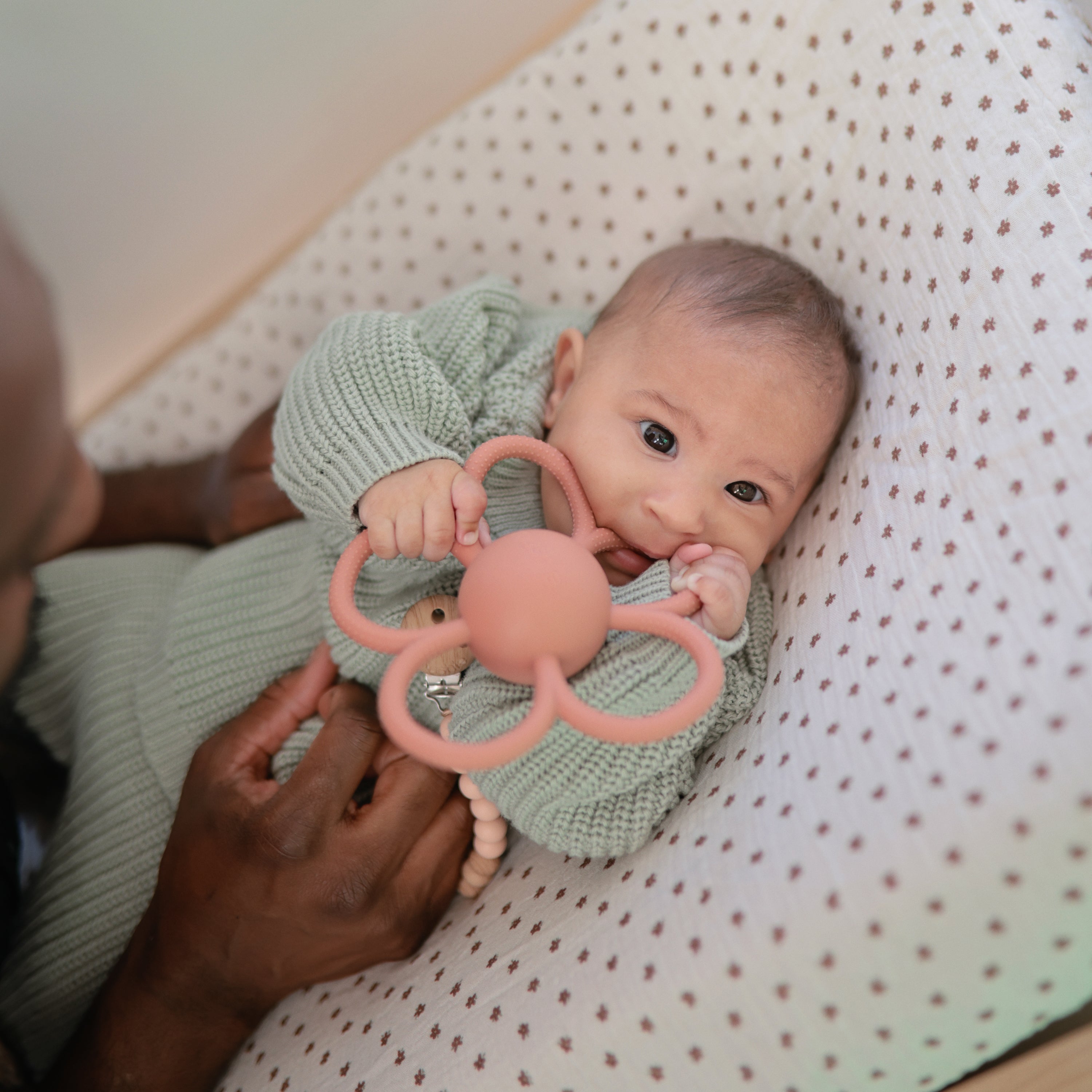 Daisy Rattle Teether toys Mushie   