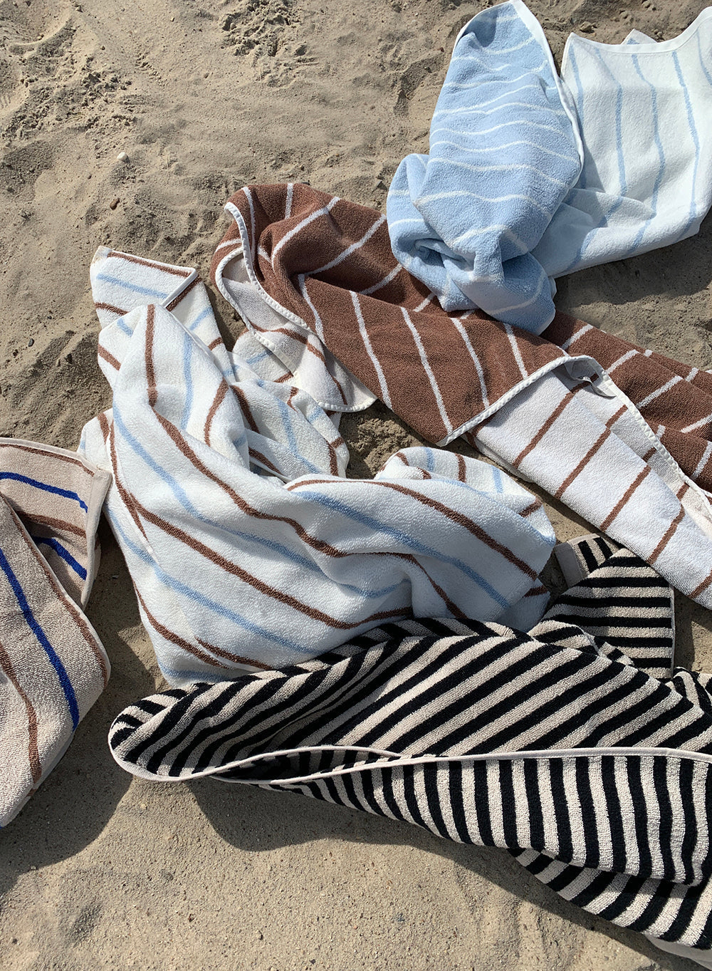 Raita Towel - Medium - Cloud / Caramel