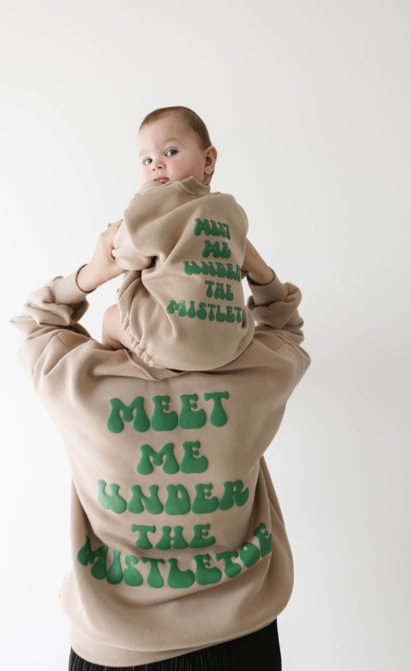 Sweatshirt | Meet Me Under The Mistletoe