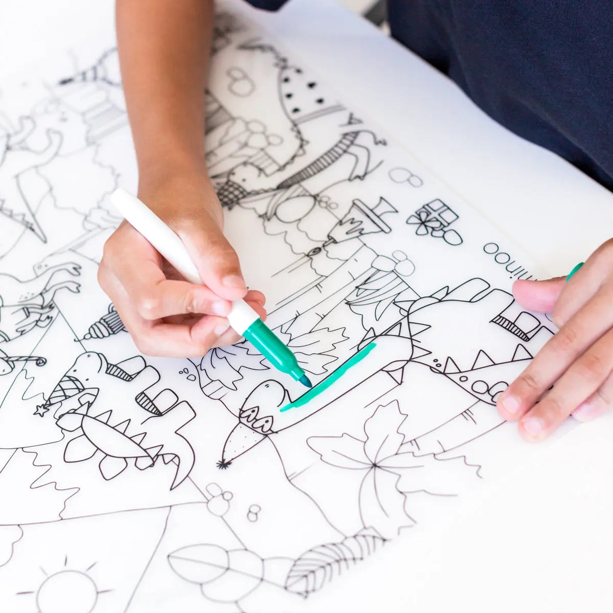 Silicone Reusable Coloring Mat & Markers Set - Dinos Party