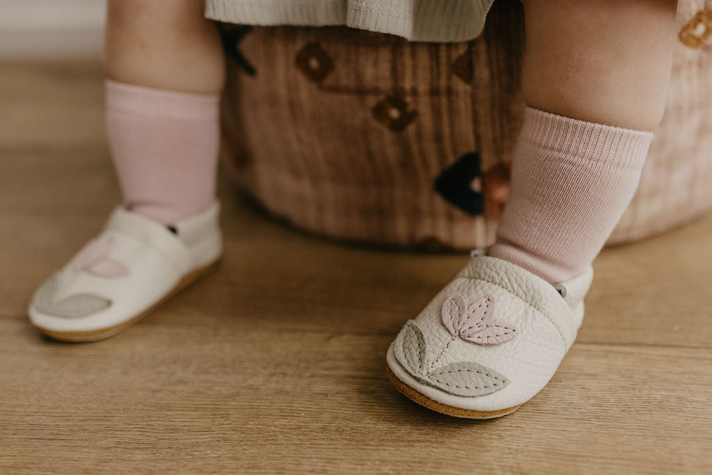 Tulip on Milk Leather Shoes Moccs Baby and Toddler Baby Shoes Starry Knight Design   