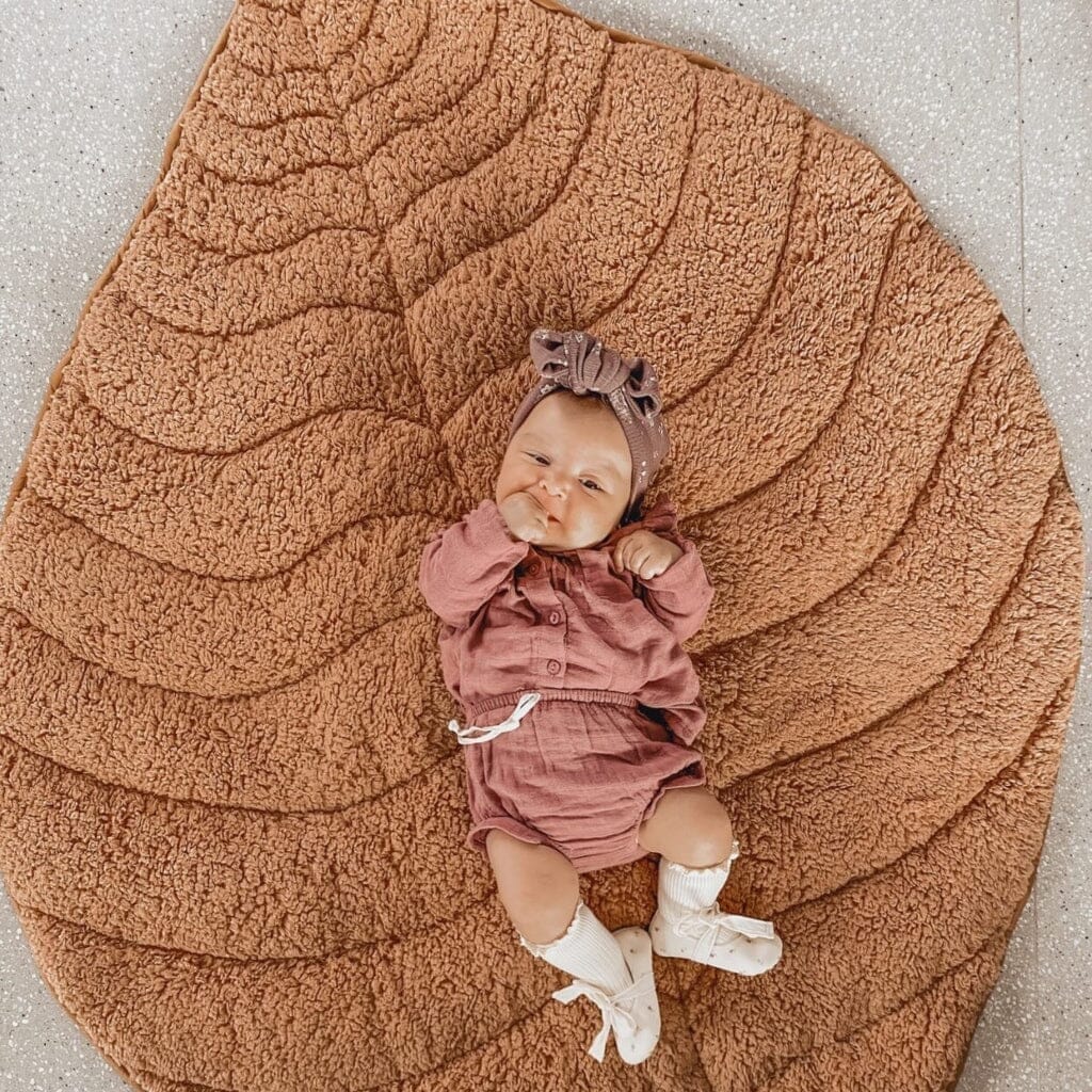 Leaf Shaped Sherpa & Cotton Baby Playmat - Camel