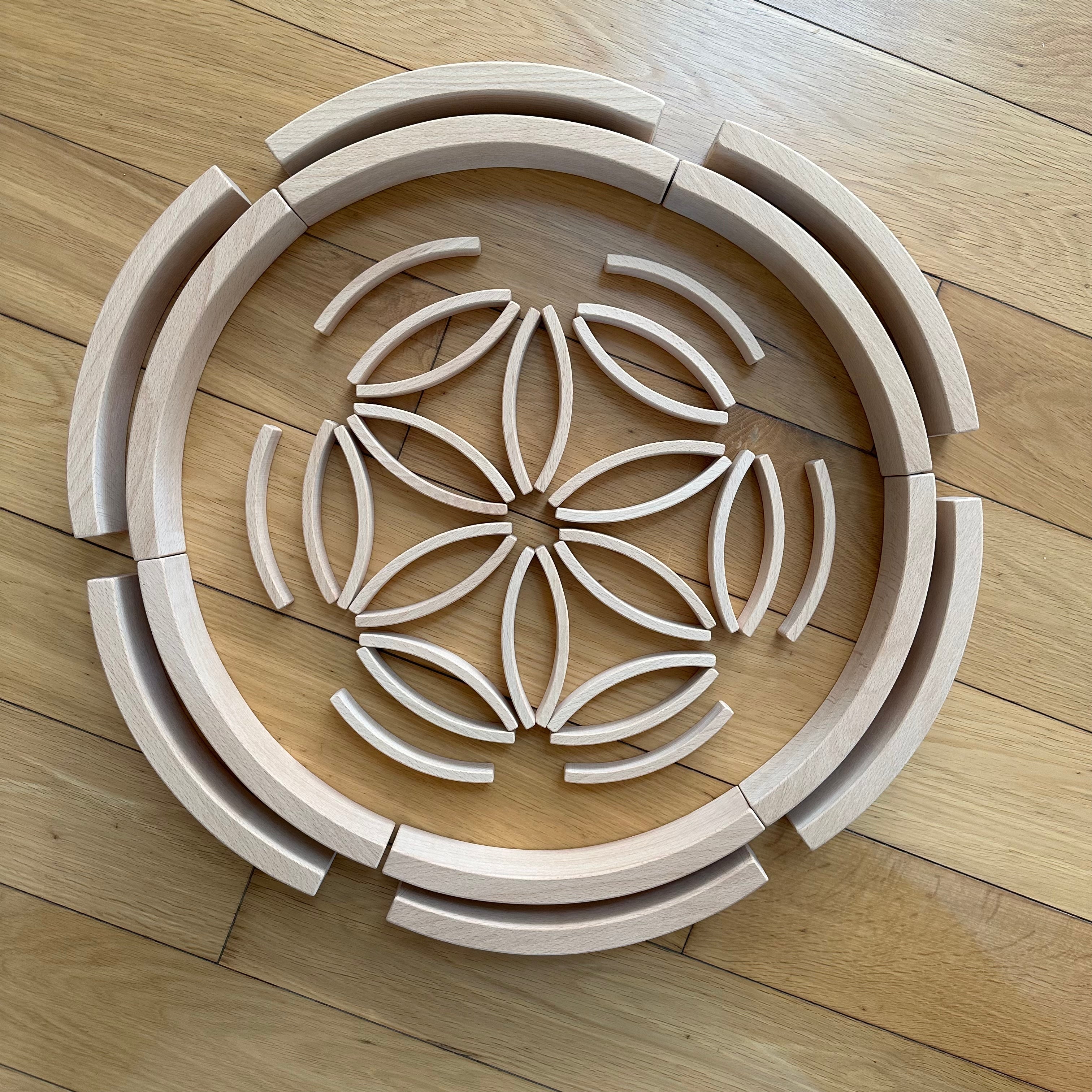**Pre-order (Ships in 2-3 Weeks)**42-Piece Combination Set – 12 Large & 30 Mini Curved Natural Wooden Building Blocks