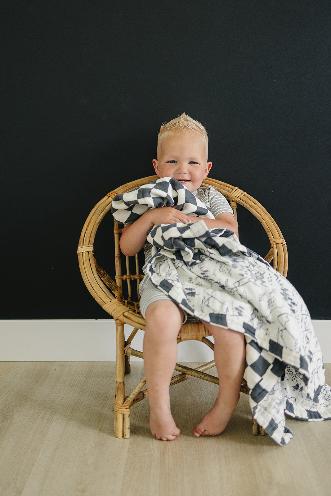 Charcoal Checkered + Summit Muslin Quilt  Mebie Baby   