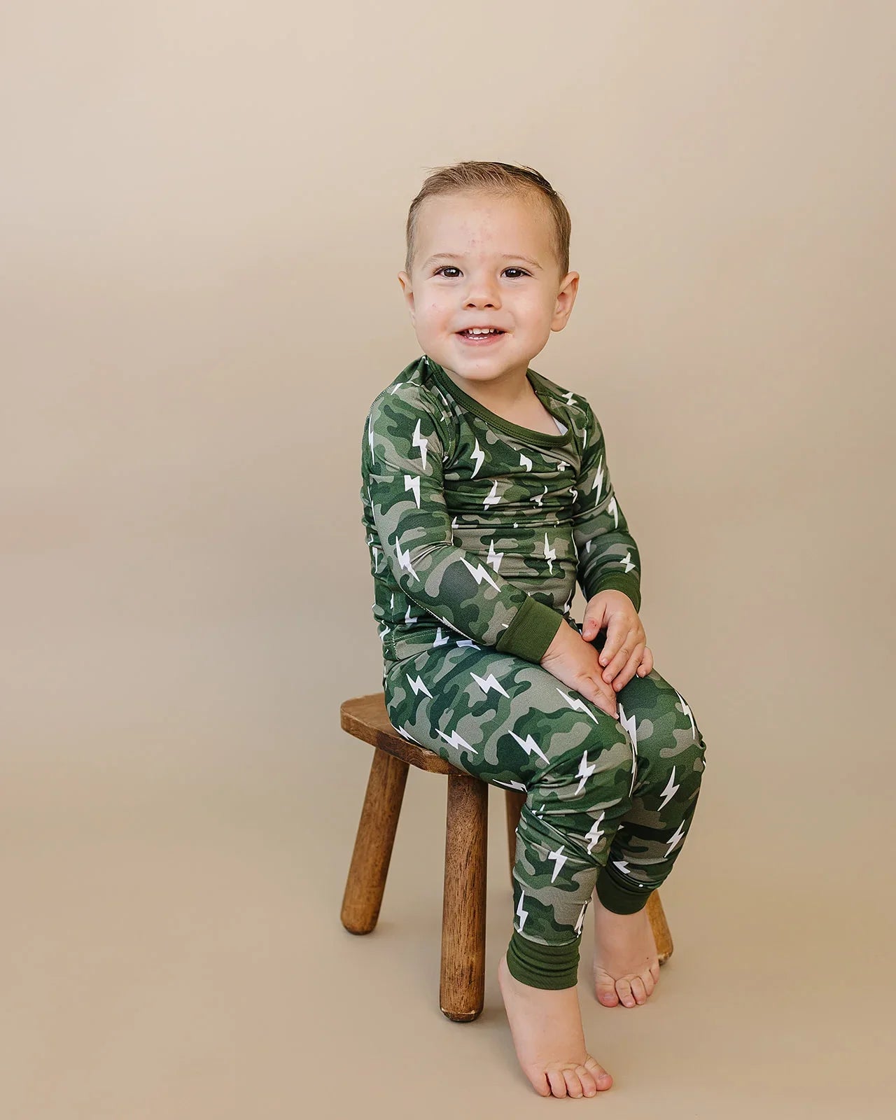 Bamboo Two Piece Set | Green Camo Bolts