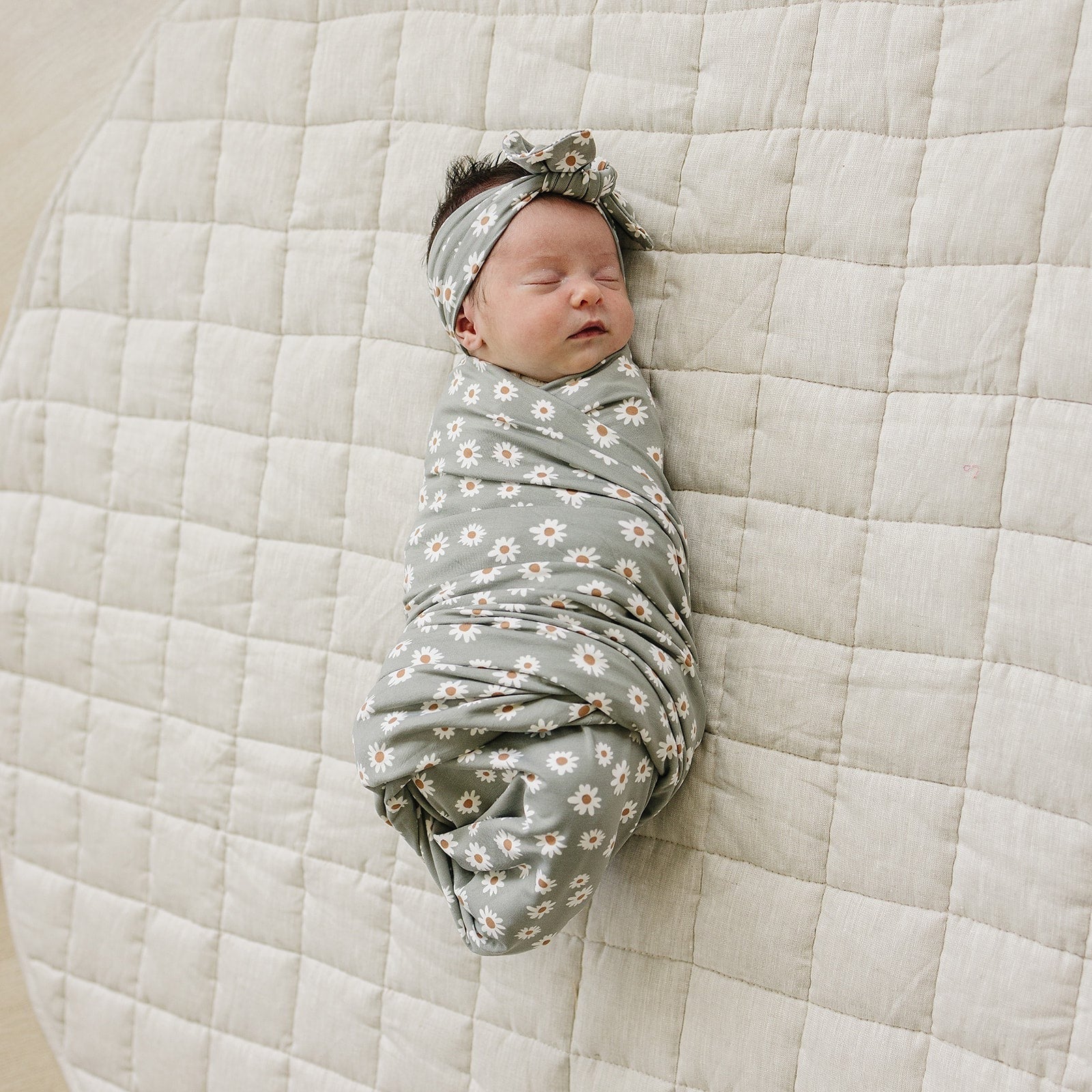 Light Green Daisy Bamboo Stretch Swaddle  Mebie Baby   