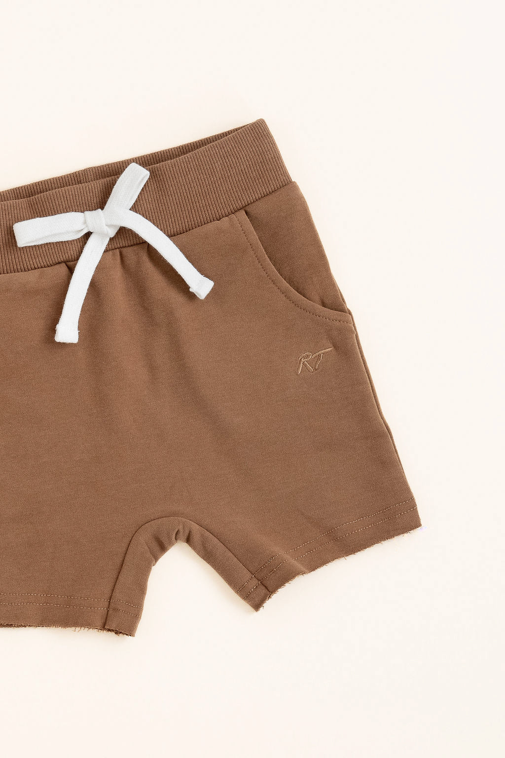 ORGANIC COTTON SHORTS - ALMOND