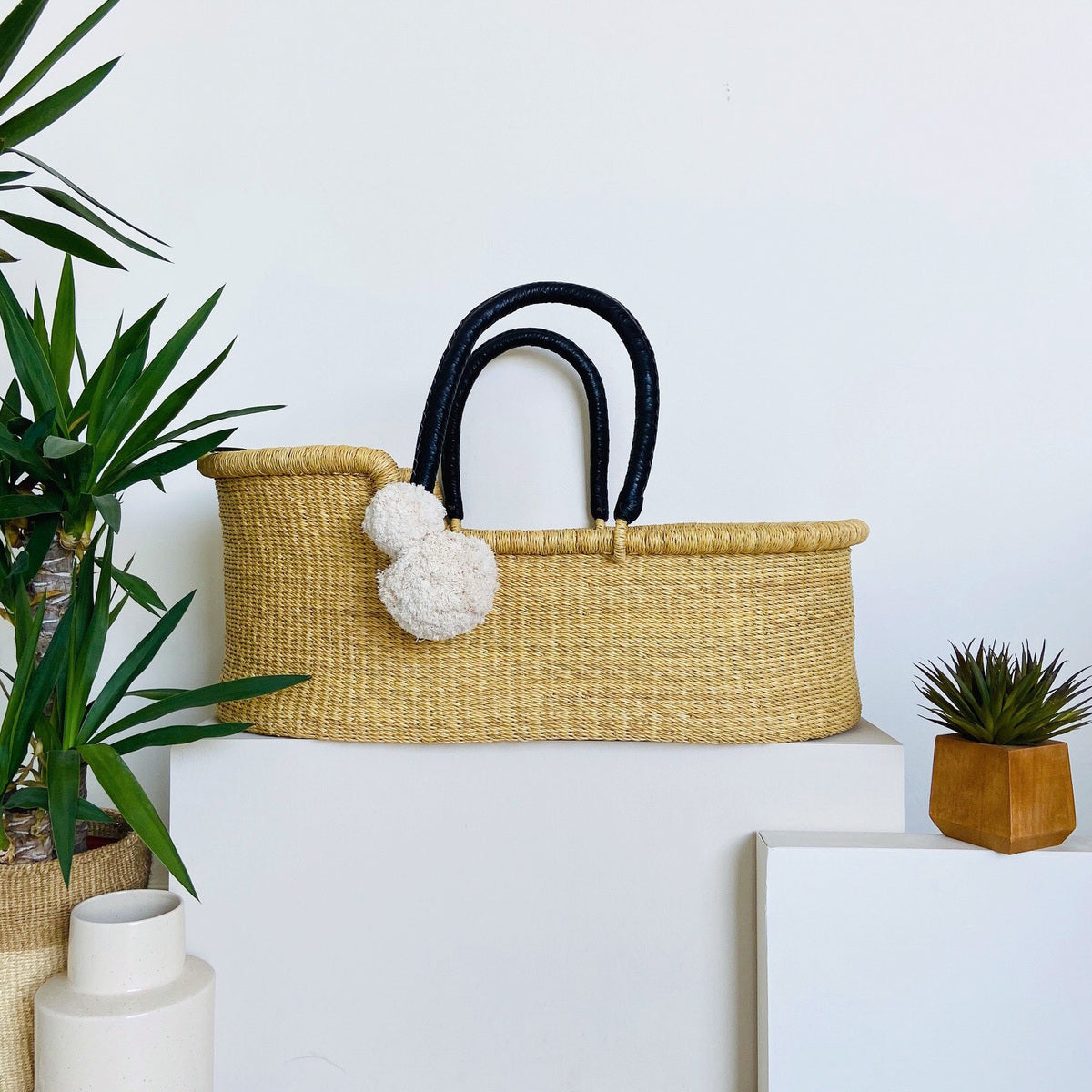 Natural<br>African Moses Basket<br>Black Handle