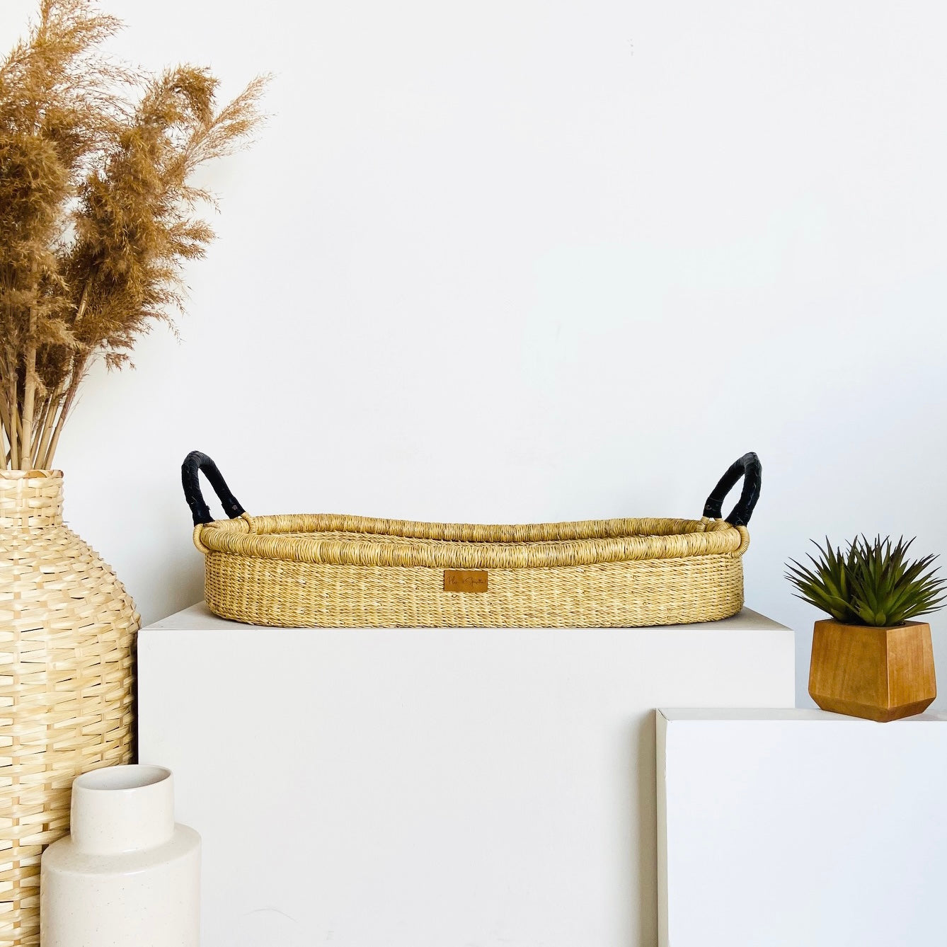 Natural<br>Changing Basket<br>Black Handle