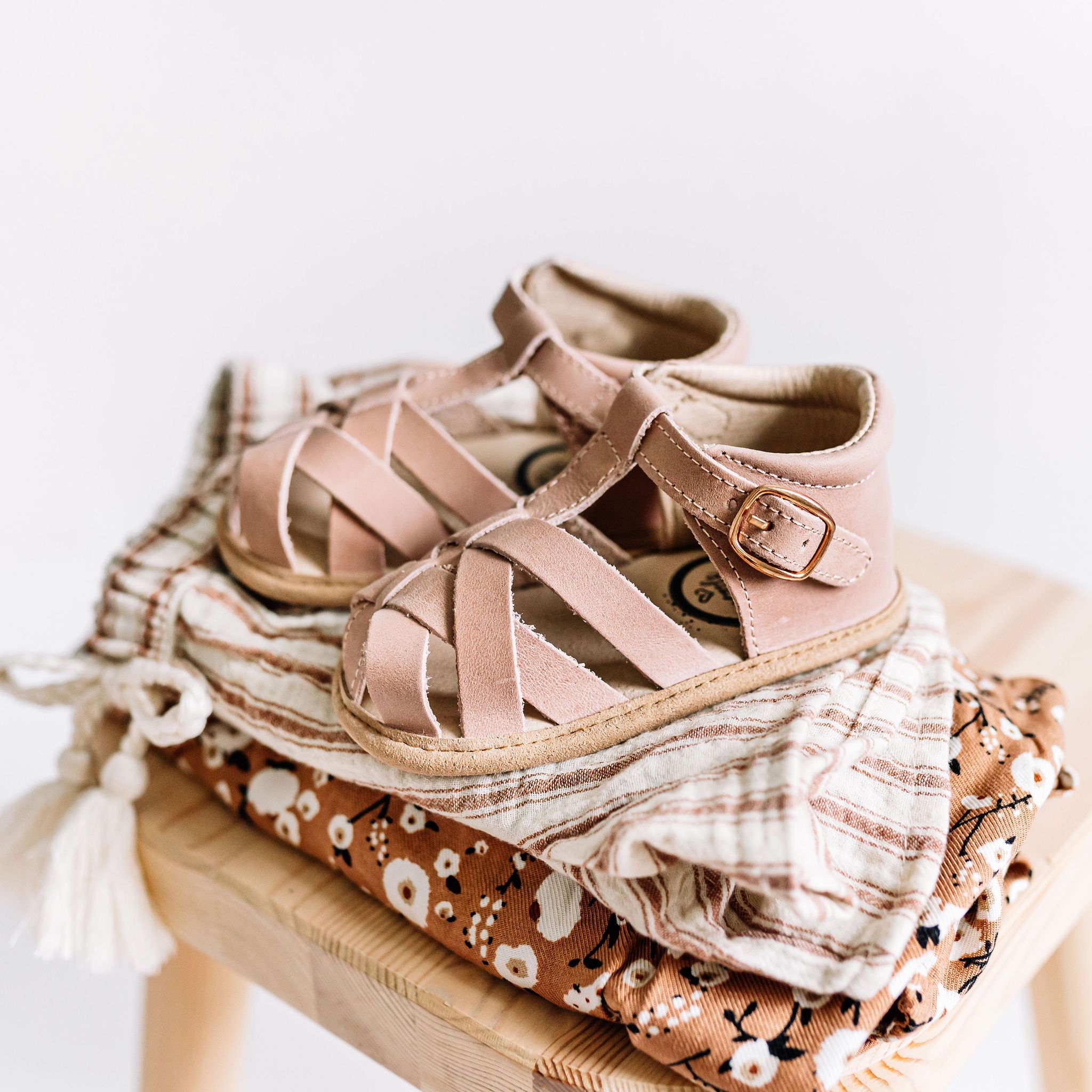 Blush Closed Toe Sandal {Premium Leather}