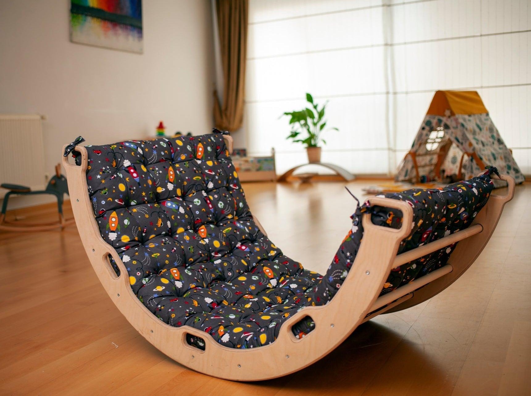 Climbing Arch Rocker with Space Cushion