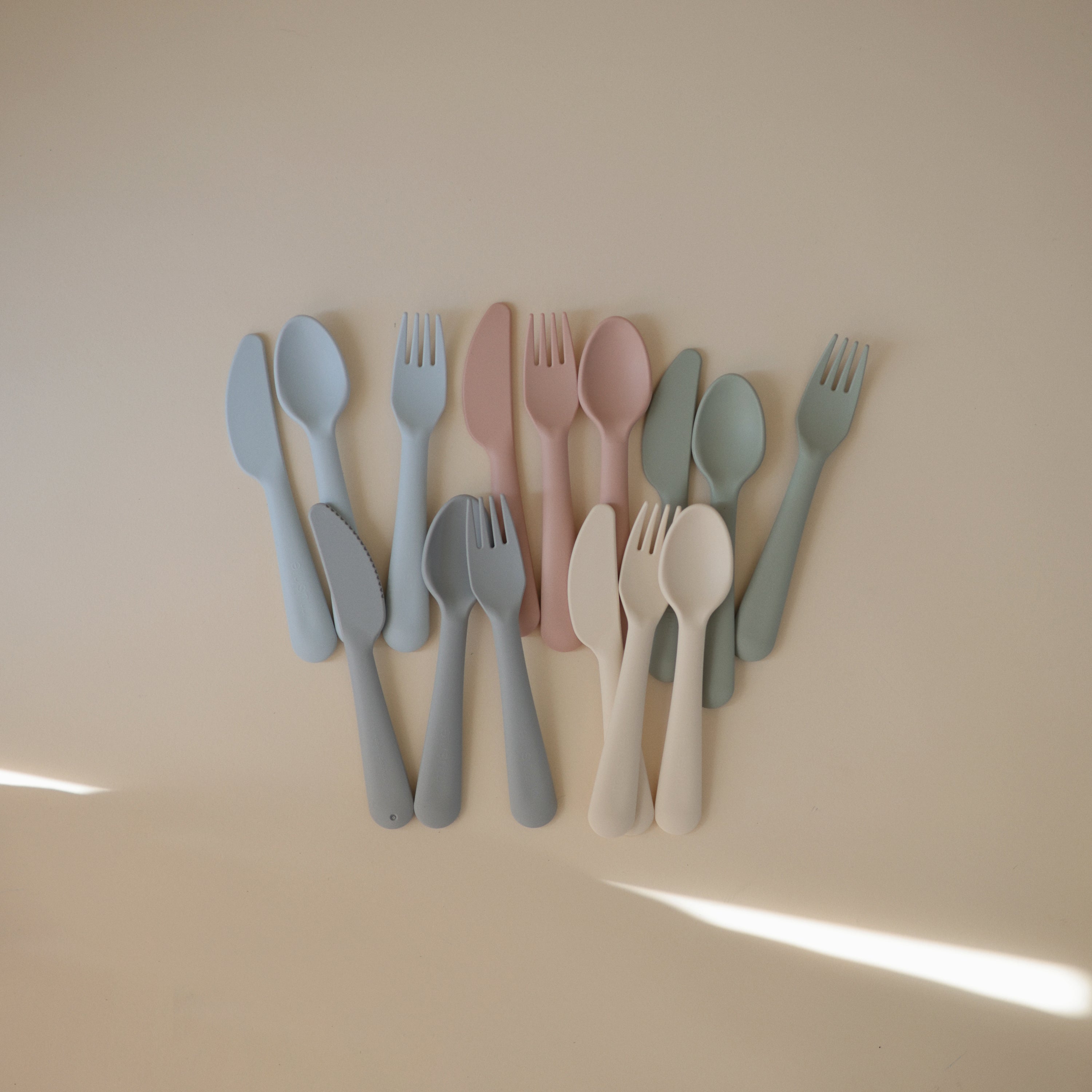 Dinnerware Cutlery Set Dinnerware Mushie   