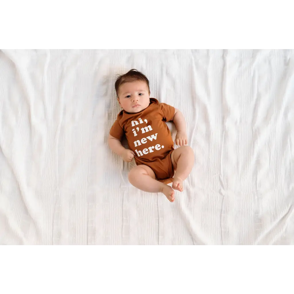 Hi, I'm New Here Baby Onesie in Pecan