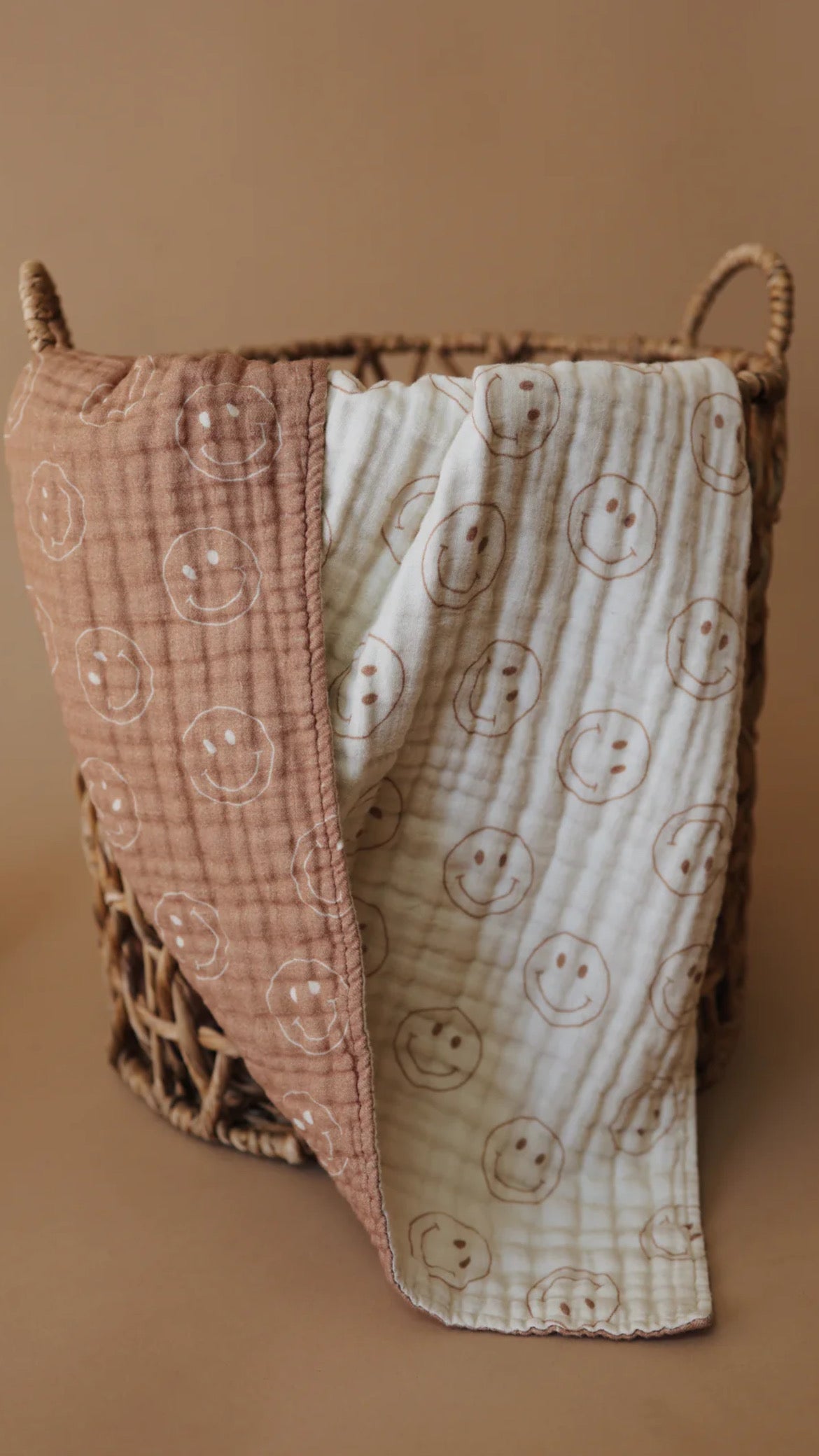 Muslin Quilt | Tan & Ivory Smile