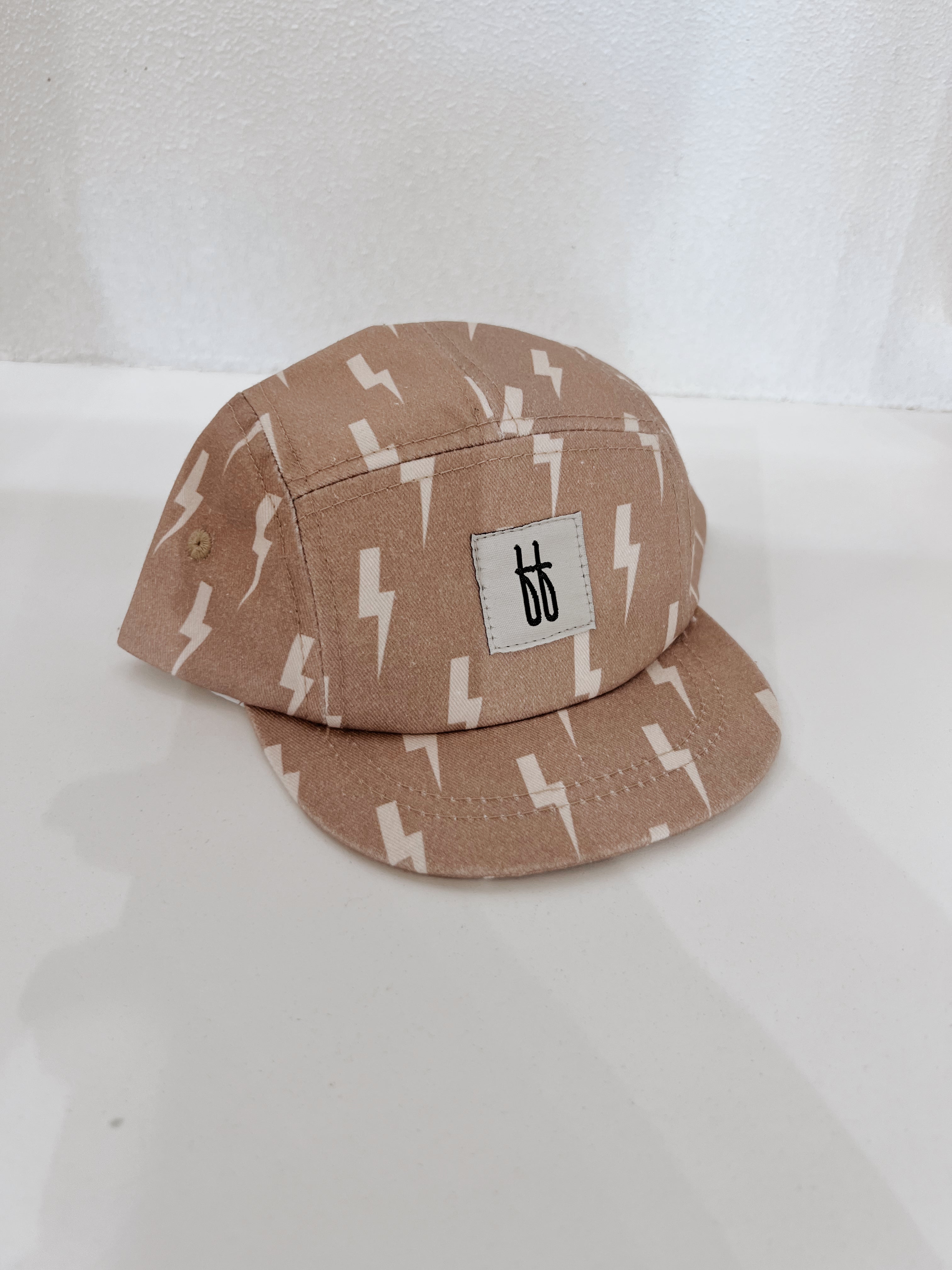 Snapback | Tan & Cream Lightning Bolt