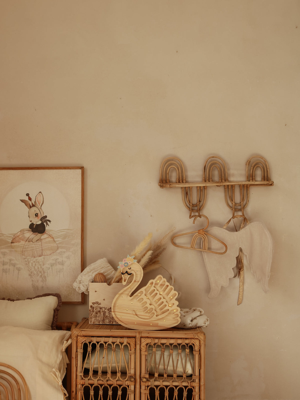 Little Lights Swan Lamp