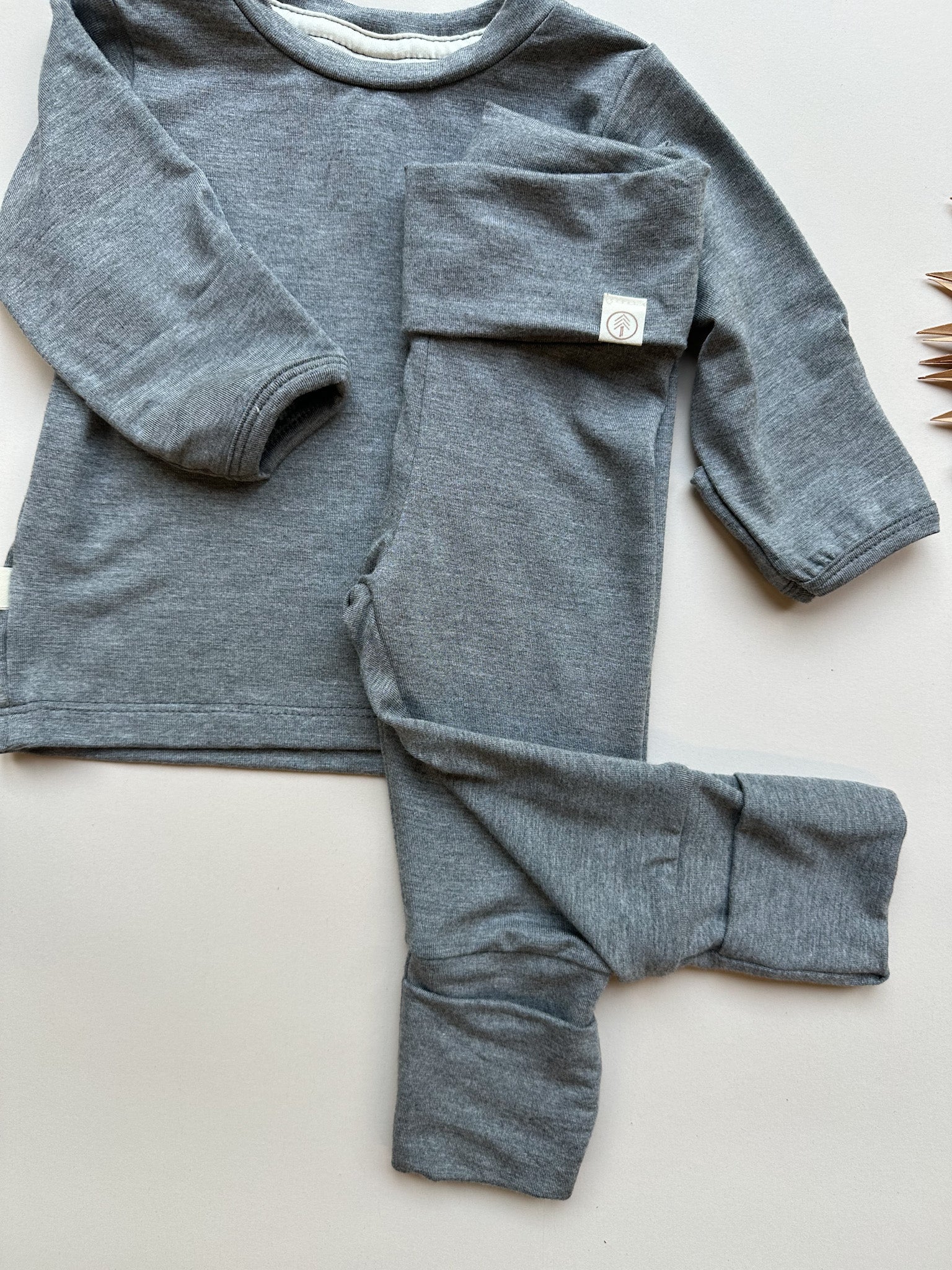 0/3m, 3/6m | Long Sleeve Crew Neck Tee with Mittens | Baby & Toddler | Luxury Bamboo | Dark Heather Gray