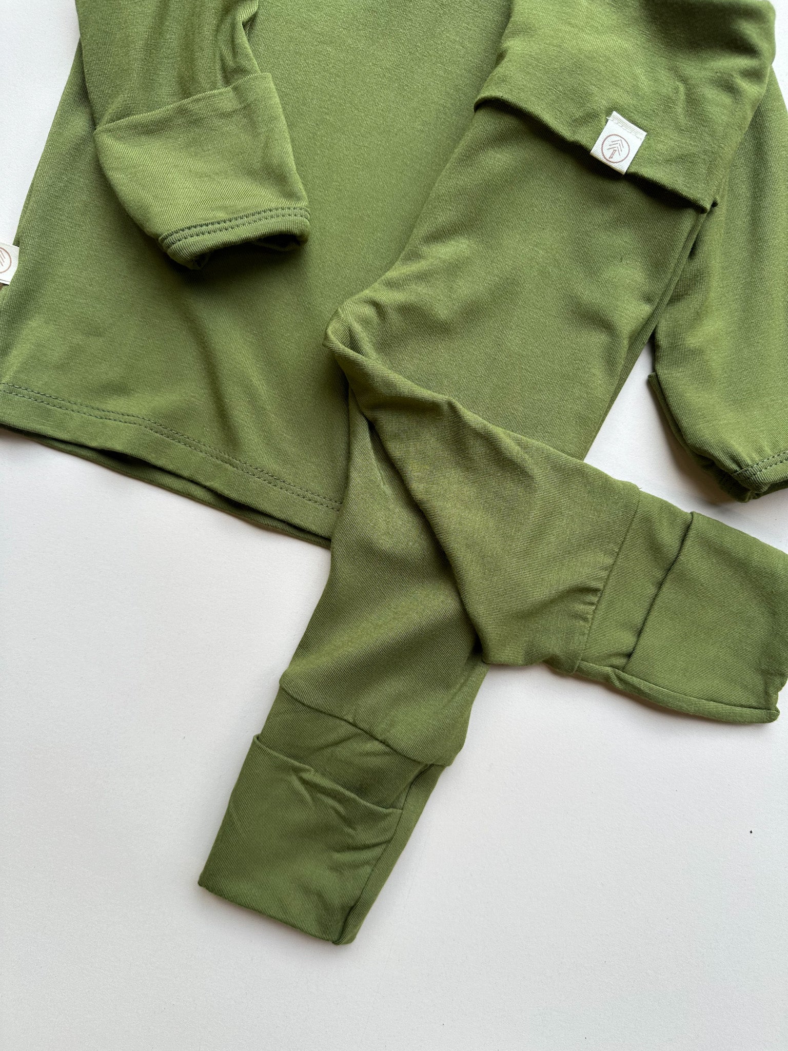 0/3m, 3/6m | Long Sleeve Crew Neck Tee with Mittens | Baby & Toddler | Luxury Bamboo | Olive