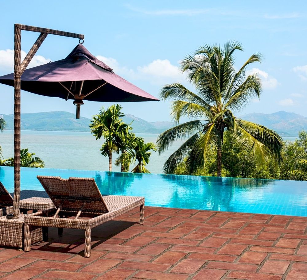 Bergamo Manufactured Stone Pavers 6"x12"x1 1/4" - Livfloors Collection