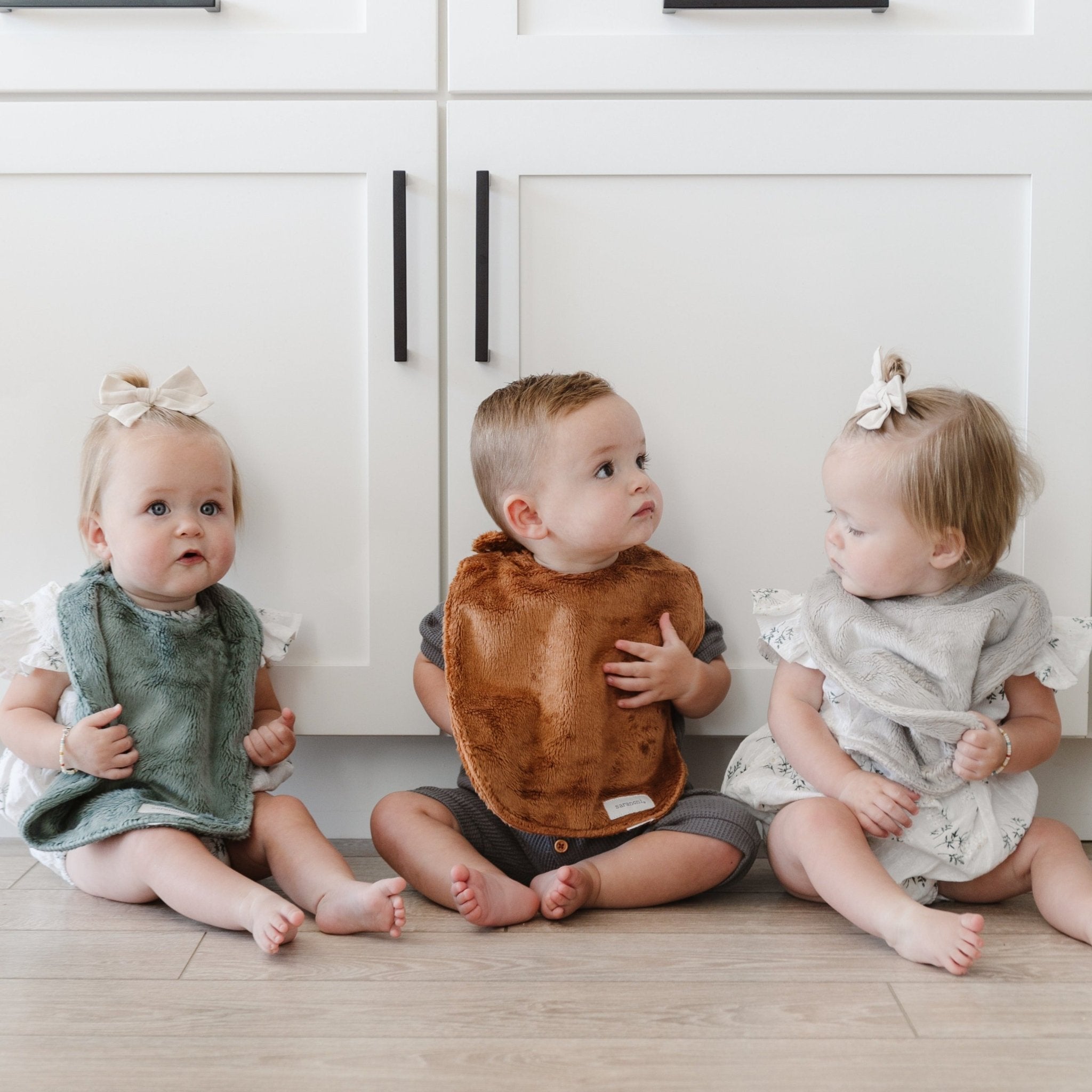 MINKY BIBS 3-PACK