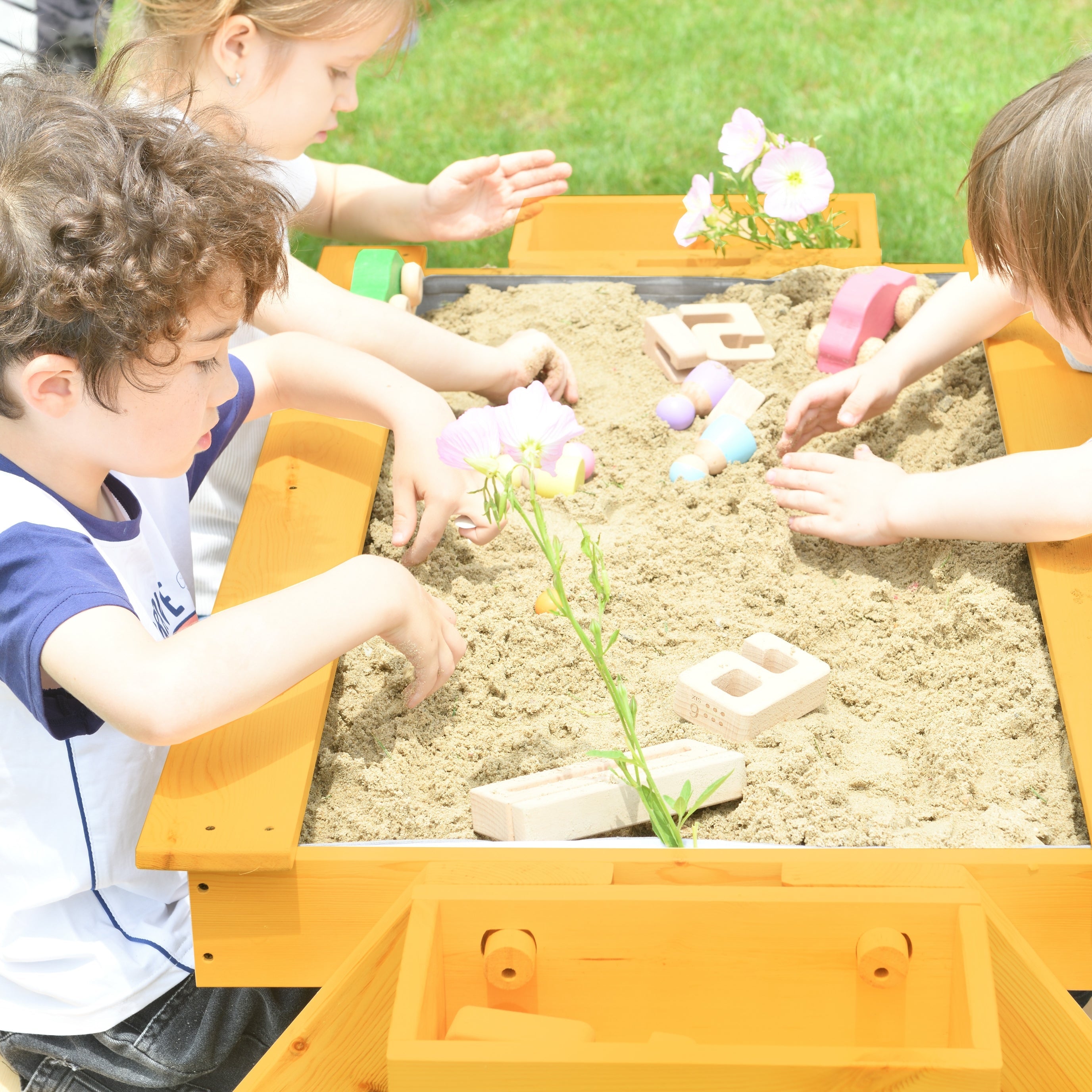 Mojave - Outdoor Picnic and Sand Table Playset Outdoor Avenlur.com   