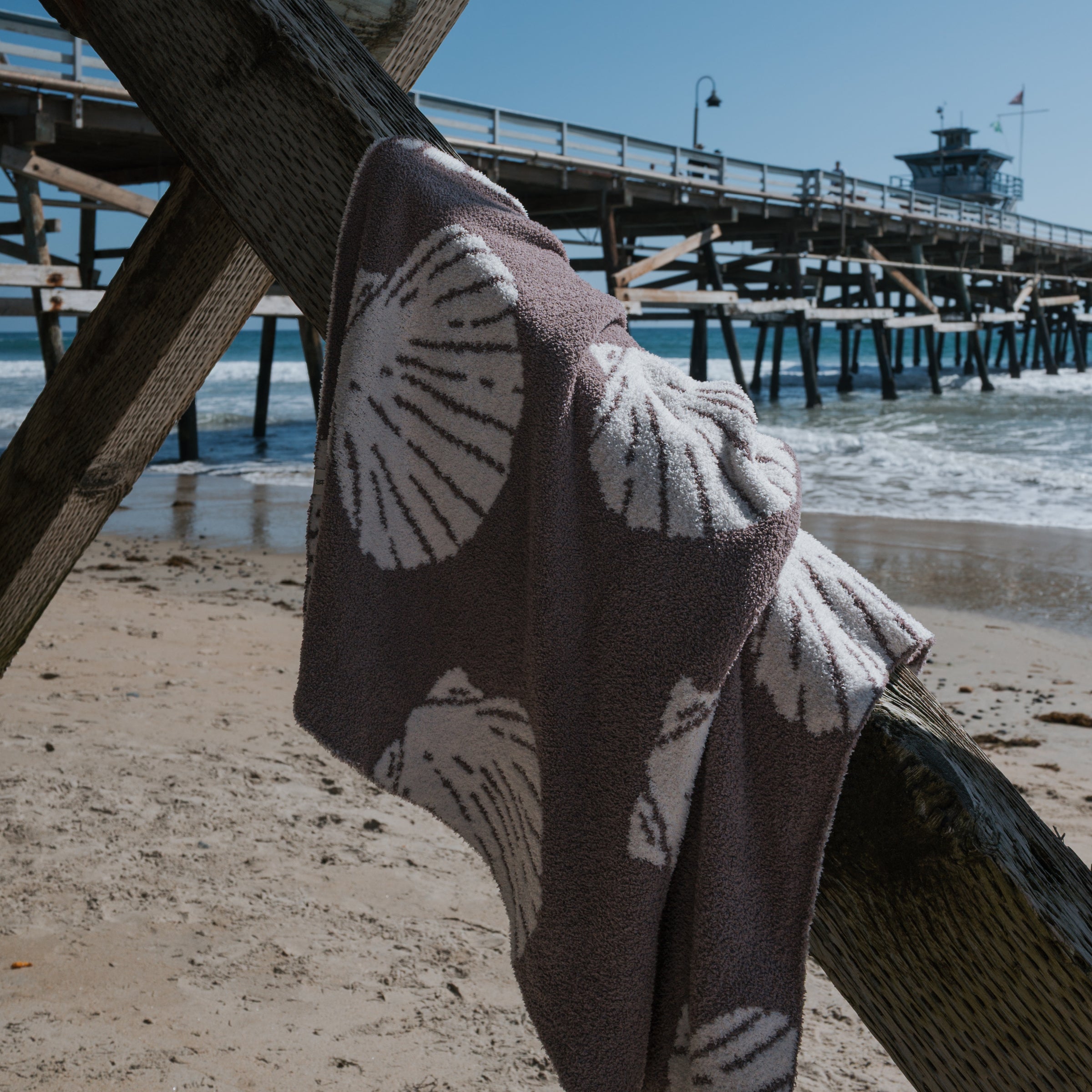 *PRE-ORDER* Plush Blanket | Seashells