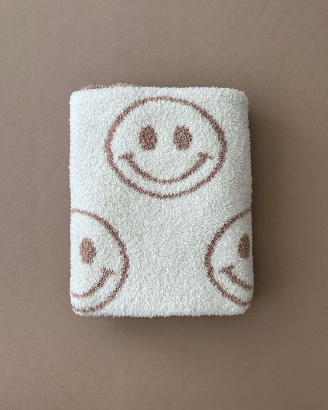 Smiley Fuzzy Blanket | Latte