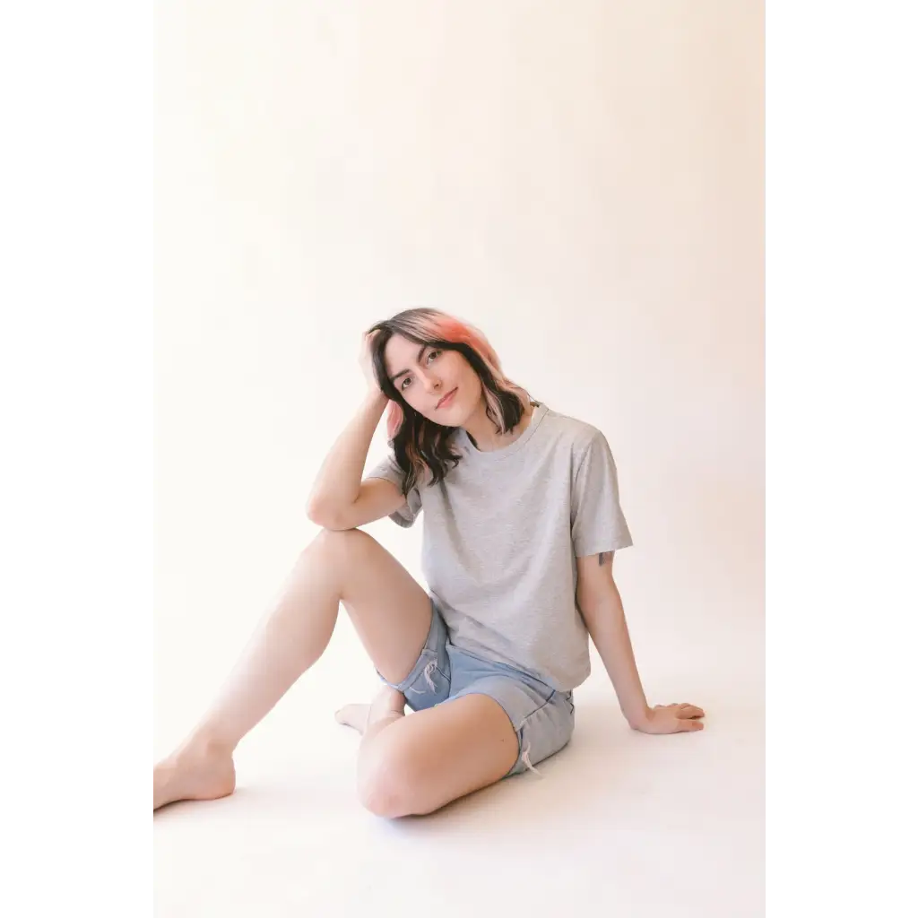 The Mom Crop in Gray