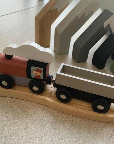 Treetops Train Set Train Tender Leaf   