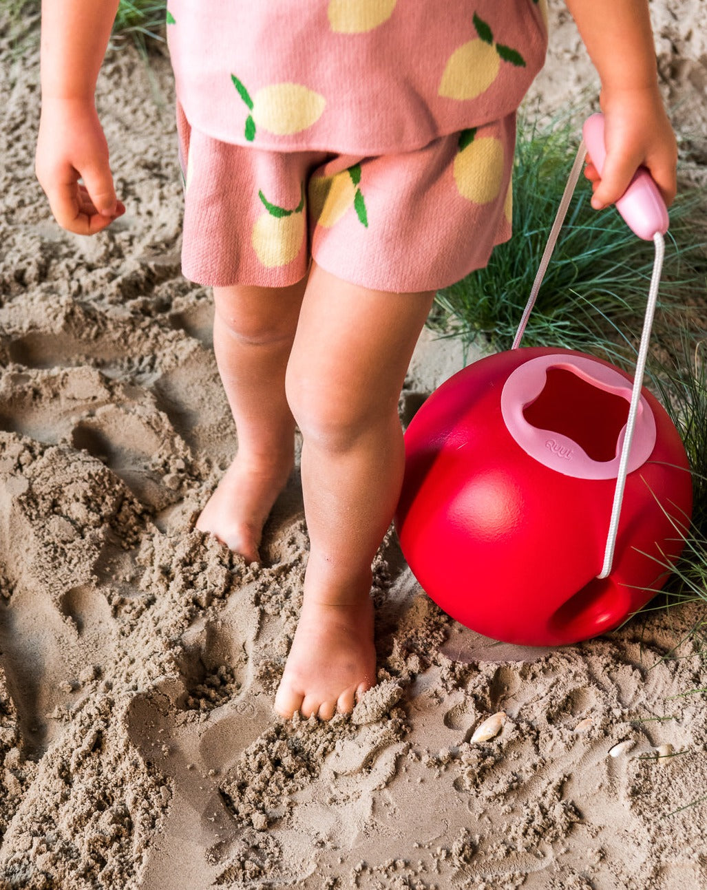 Ballo Beach Bucket - Cherry Red & Sweet Pink Beach & Sand Toys Quut   