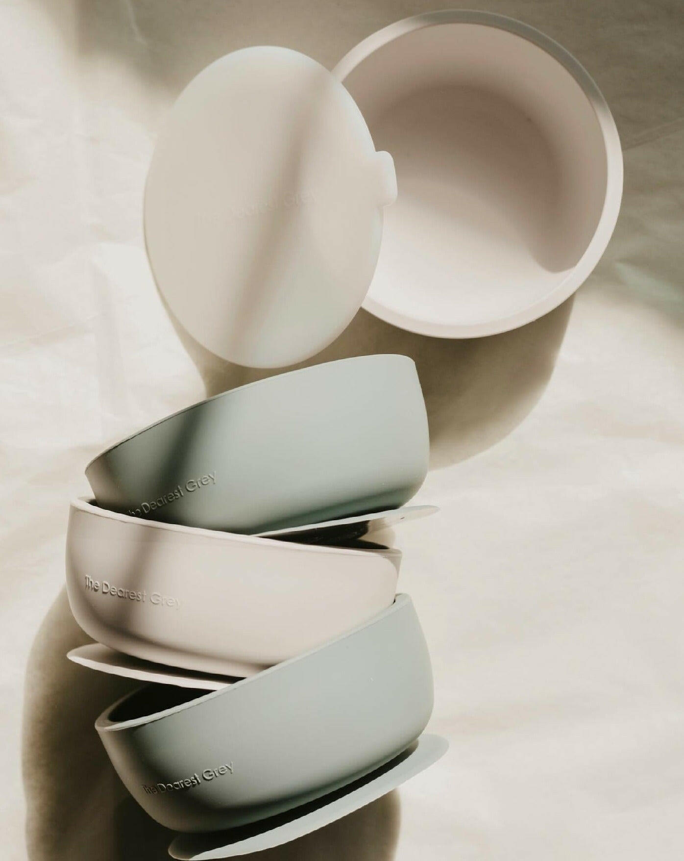Silicone Suction Bowl with Lids Feeding The Dearest Grey   