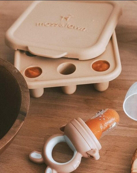 Ice Cube Tray Feeding Moss & Fawn Acorn  