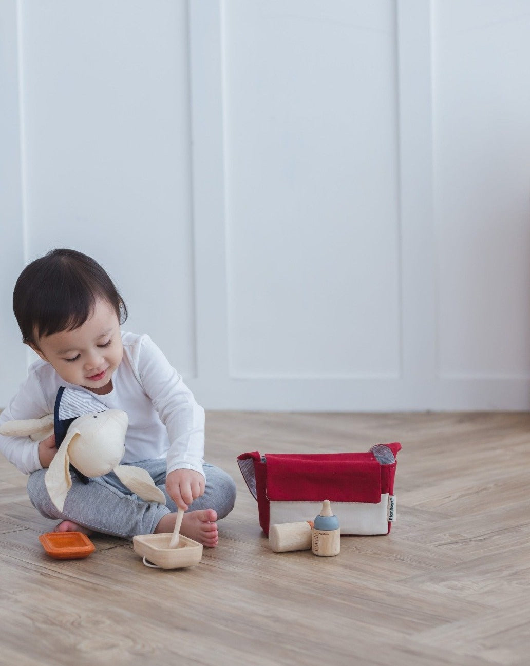 Wooden Babydoll Feeding Set Kids Toys PlanToys   