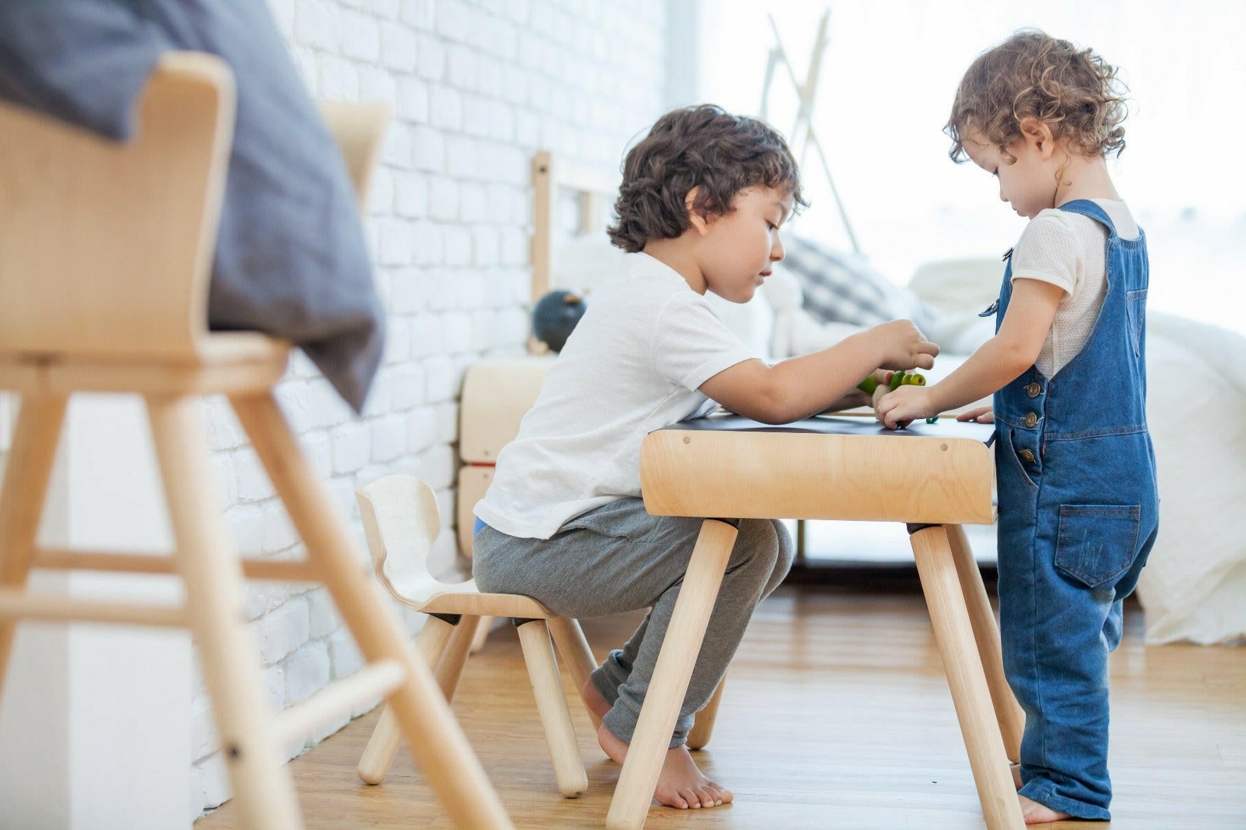 Toddler Desk & Chair - Black Furniture PlanToys   