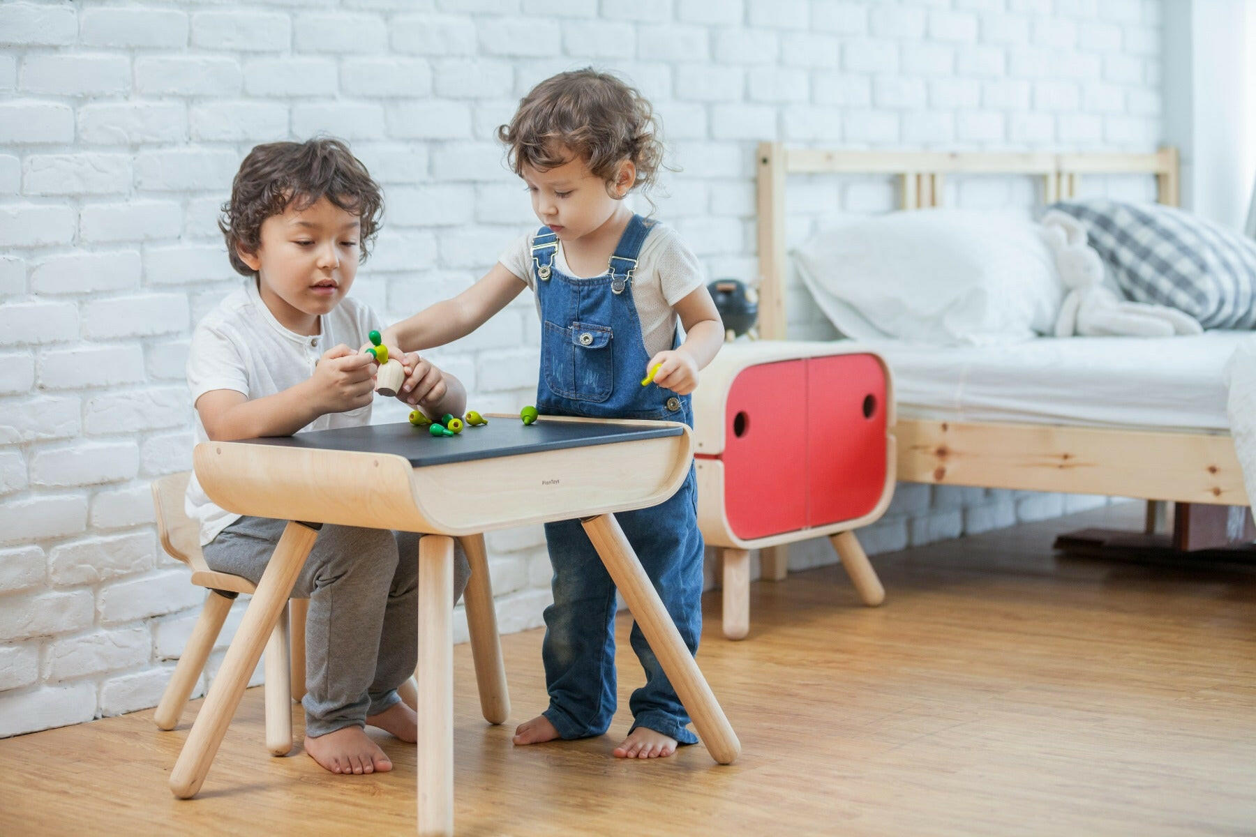 Toddler Desk & Chair - Black Furniture PlanToys   