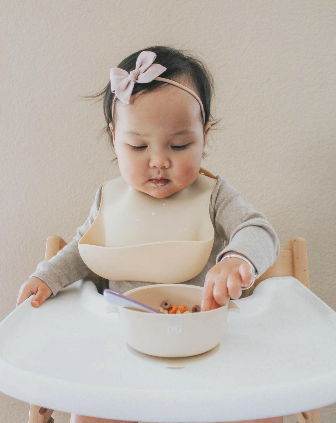 Silicone Suction Bowl with Lids Feeding The Dearest Grey   