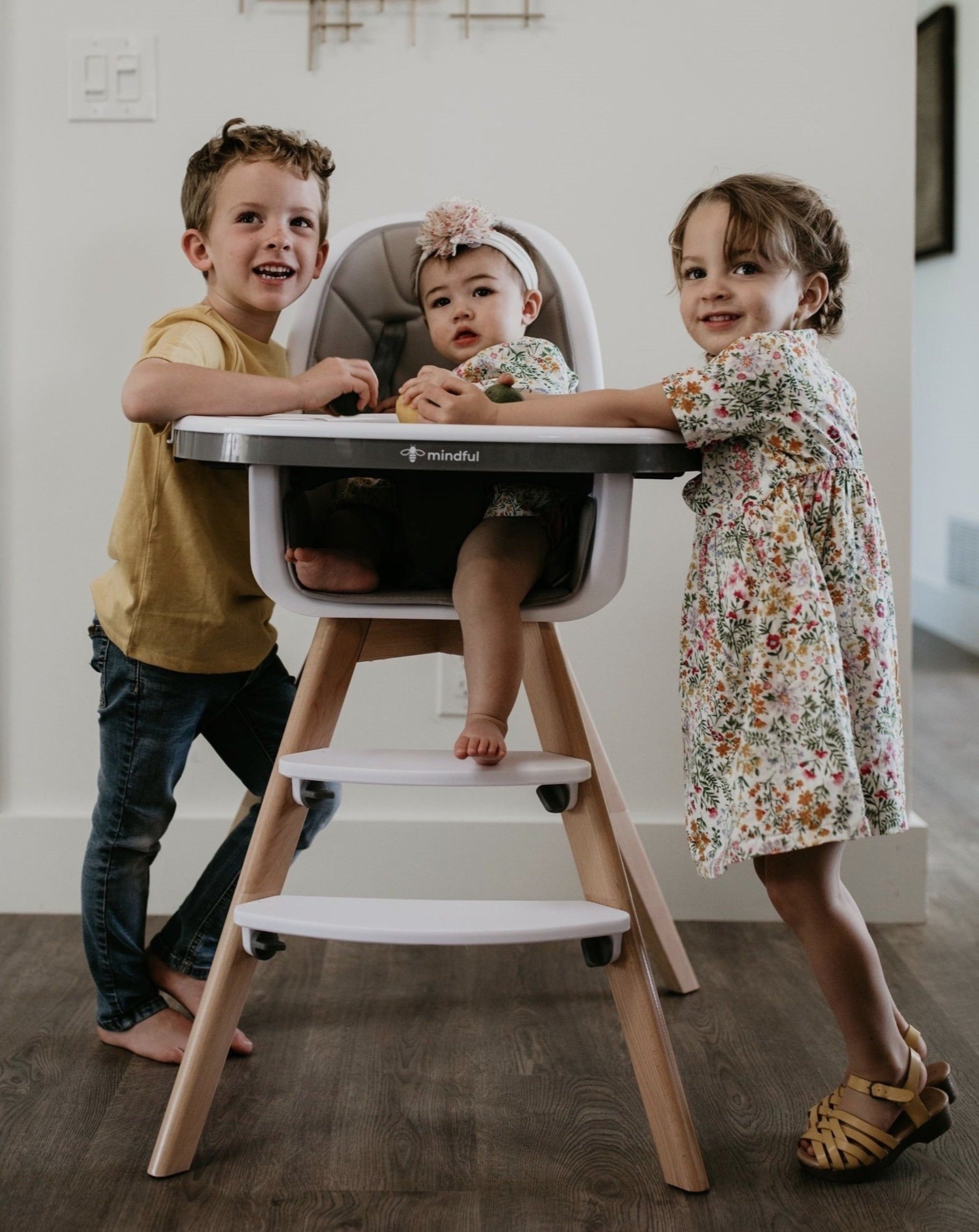 Modern Baby High Chair with Grey Pad Baby Highchairs Be Mindful   