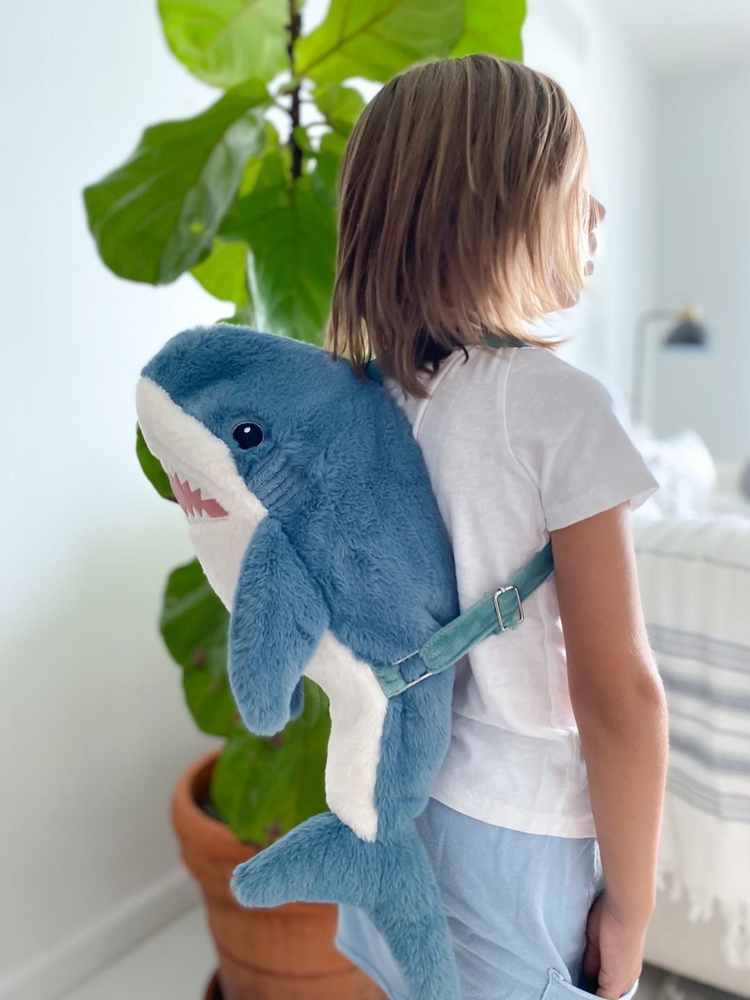 'Seaborn' Shark Plush Backpack Backpack MON AMI   