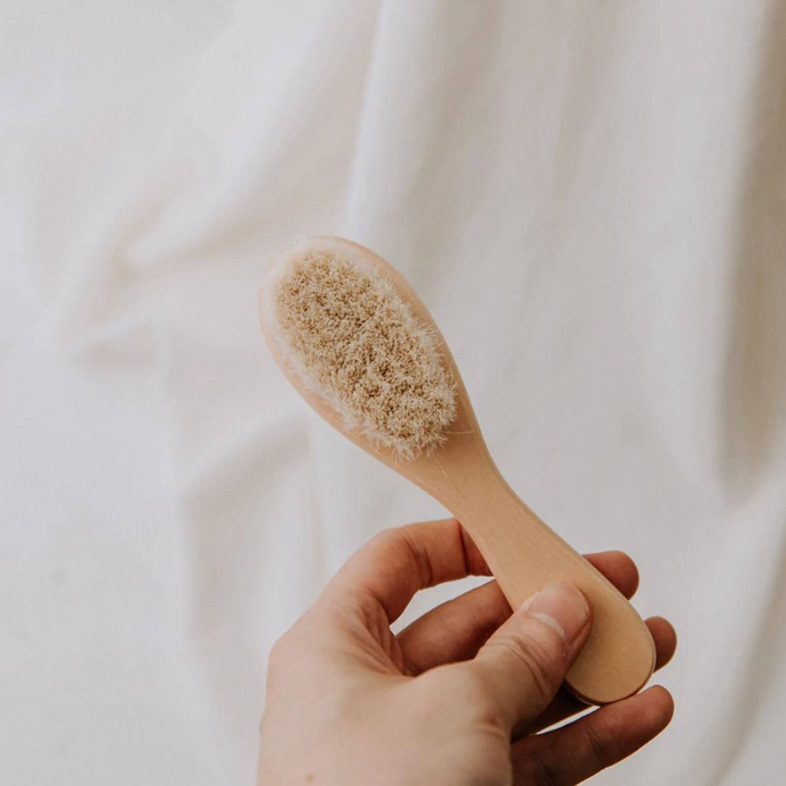 Newborn Wooden Hair Brush  embé®   