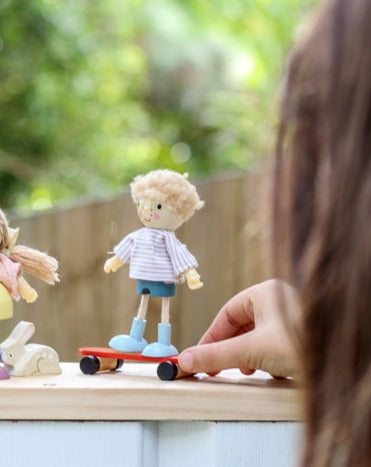 Edward and his Skateboard Dolls Tender Leaf   