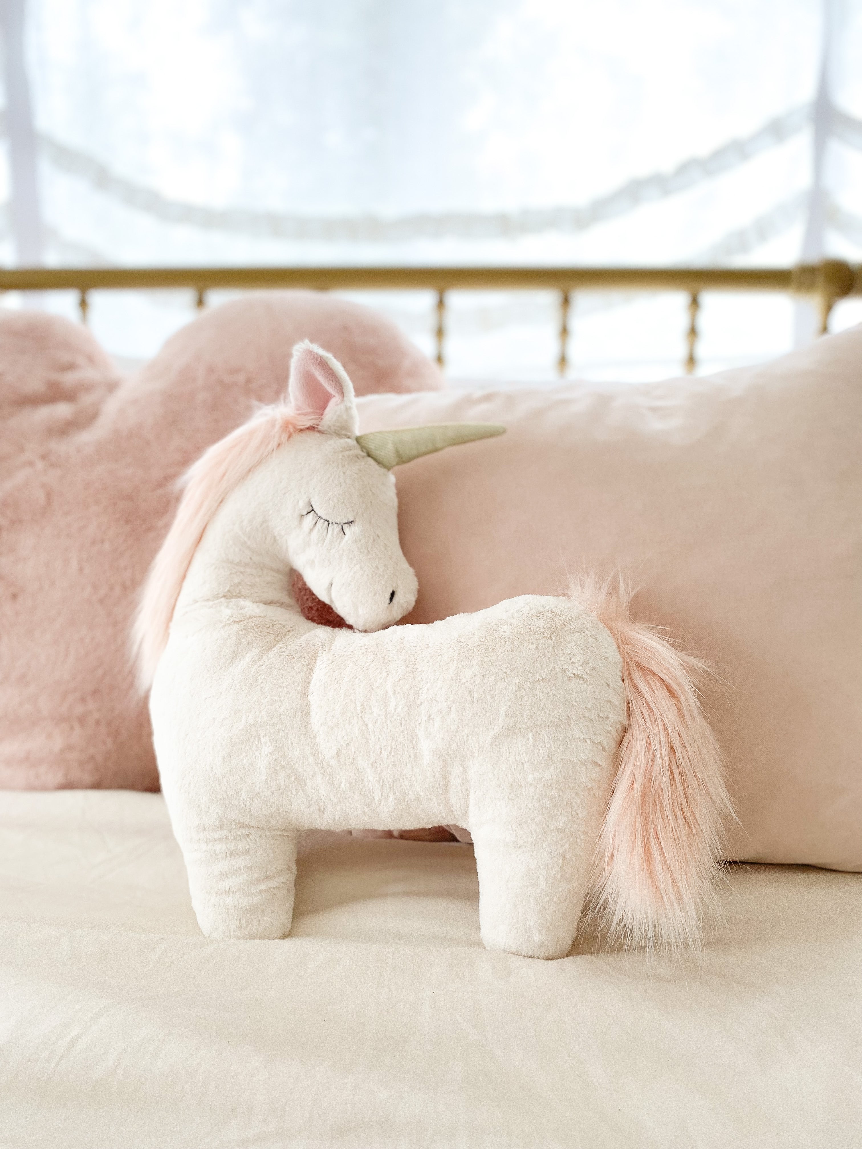 DREAMY UNICORN ACCENT DECOR Pillow MON AMI   