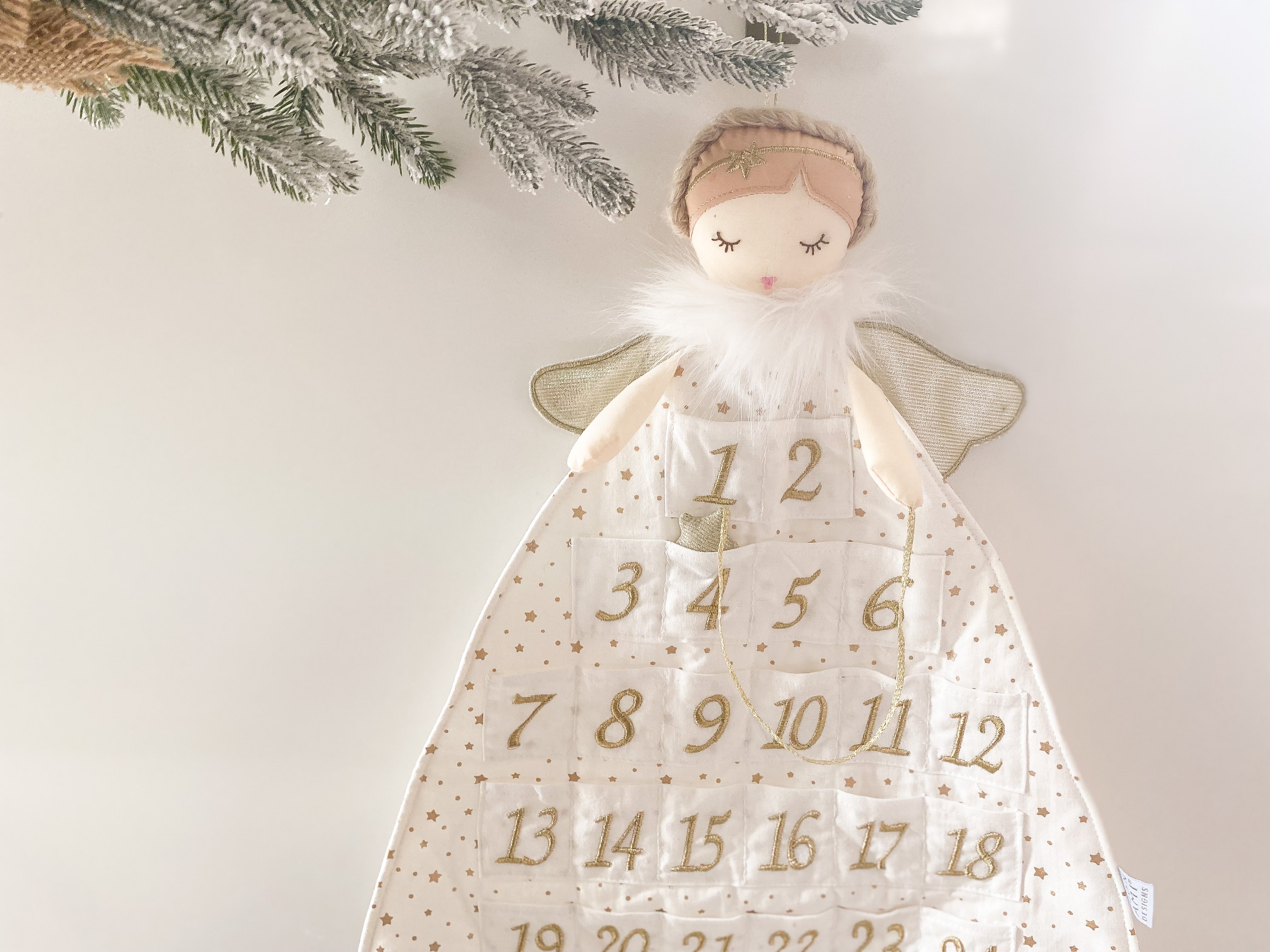 CELESTIAL ANGEL ADVENT CALENDAR Calendar MON AMI   