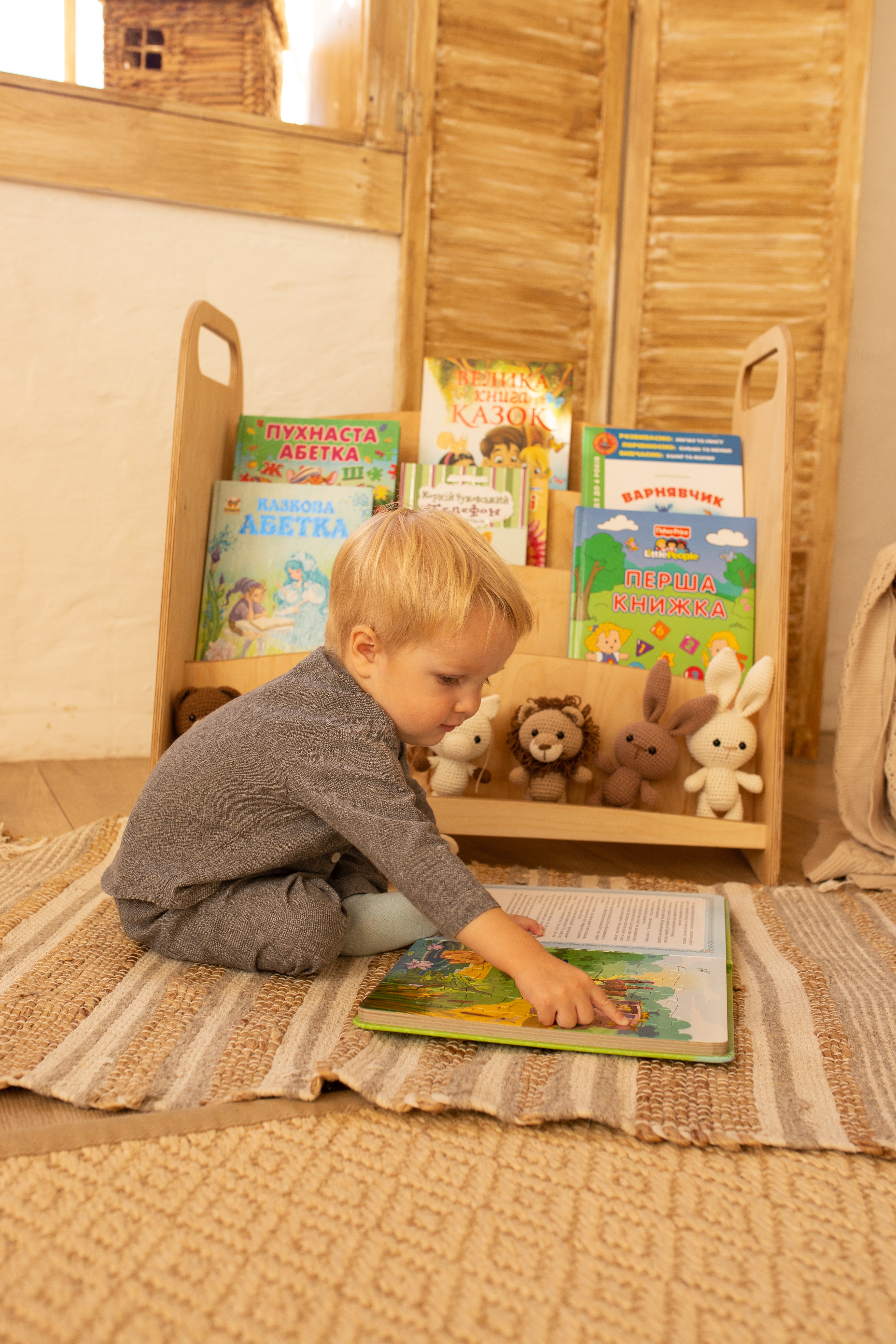 Montessori Wooden Bookshelf – Beige Shelves Goodevas   