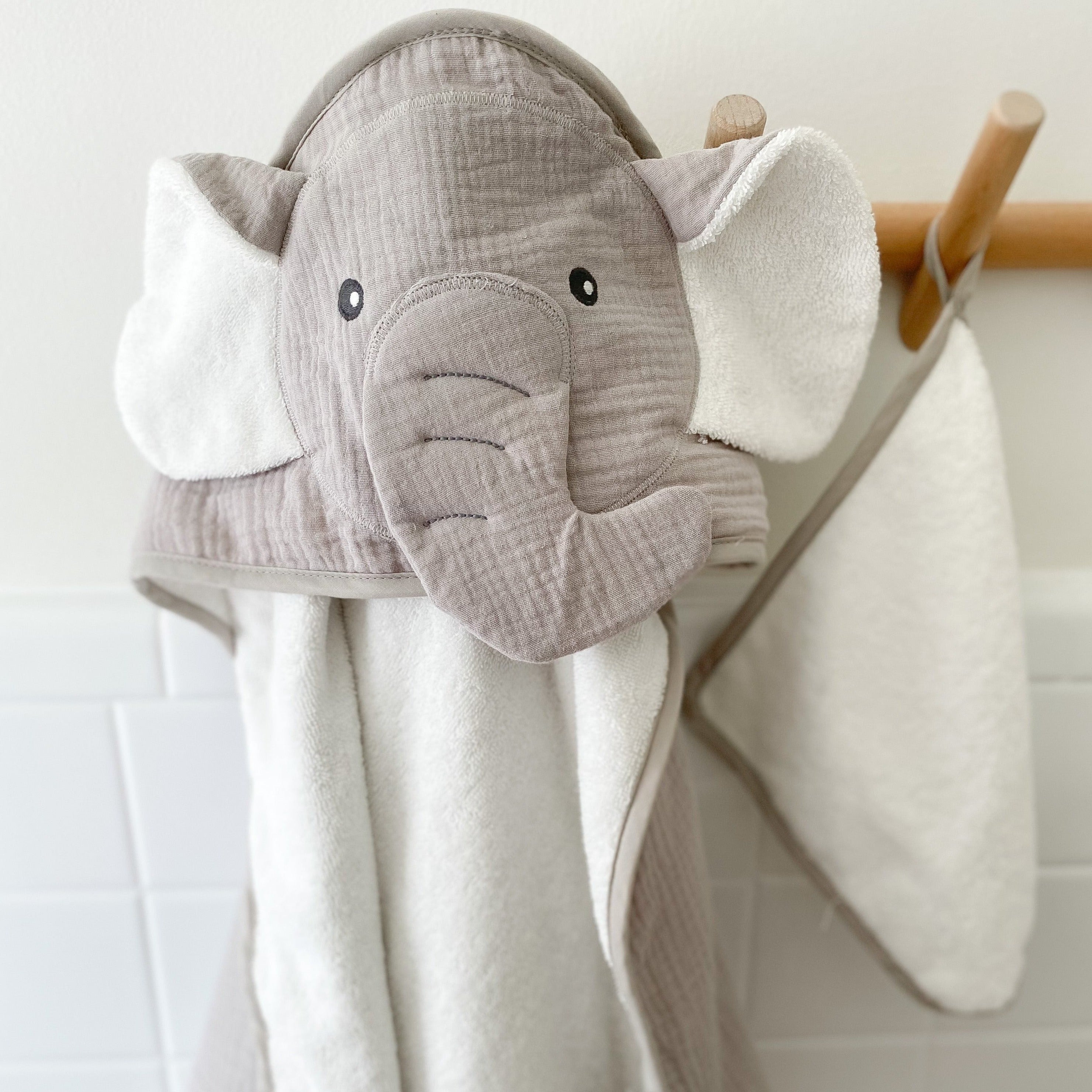 PETIT ELEPHANT TOWEL AND WASHCLOTH SET Hooded Bath Wraps MON AMI   