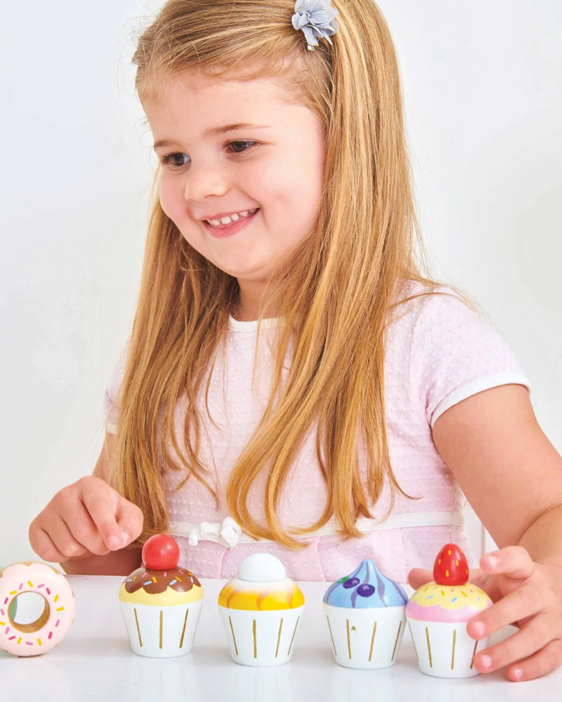 Le Toy Van Wooden Petit Four Cupcakes Pretend Play Le Toy Van   