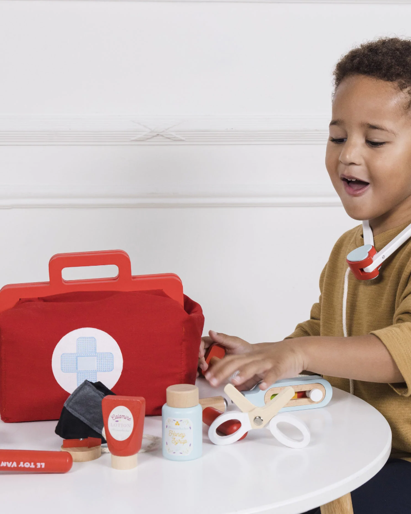 Le Toy Van Doctor's Kit Pretend Play Le Toy Van   