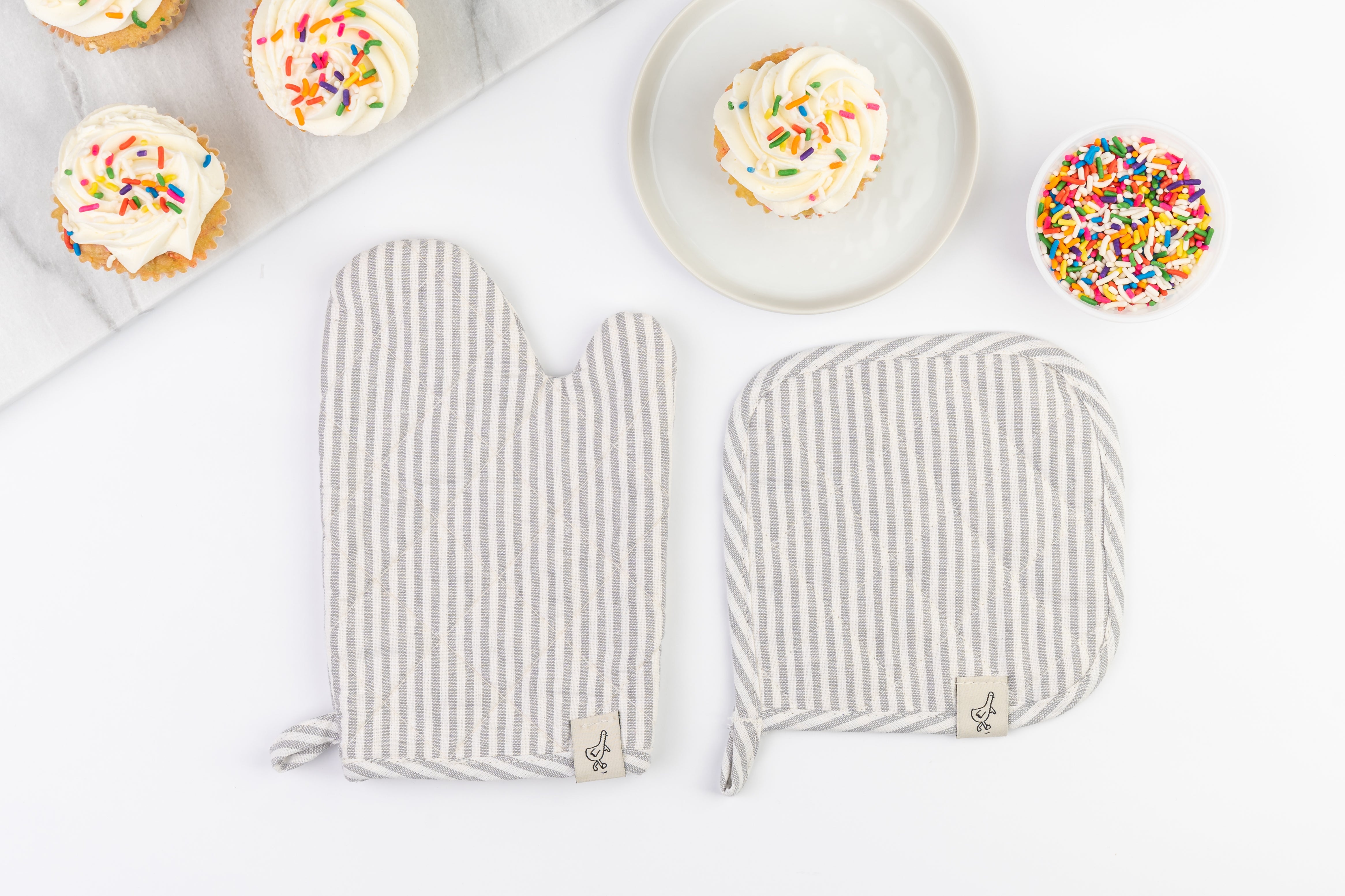 Play Oven Mitt Set Play Kitchen Accessories Milton & Goose   