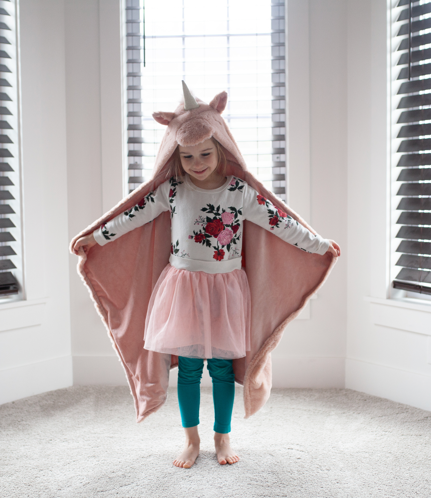 'Uliana' Plush Unicorn Hooded Blanket Blanket MON AMI   