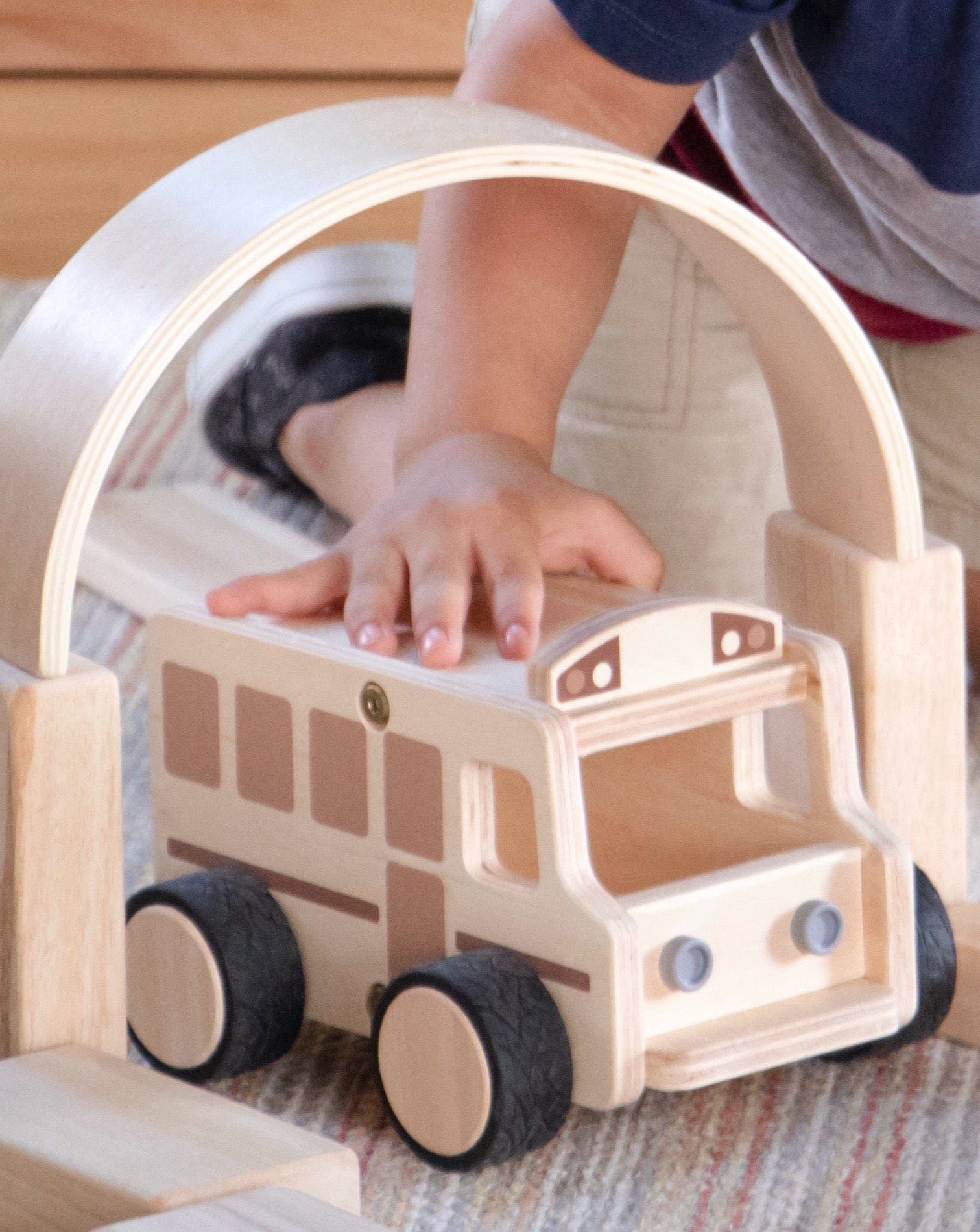 Wooden School Bus Wooden Toys Guidecraft   