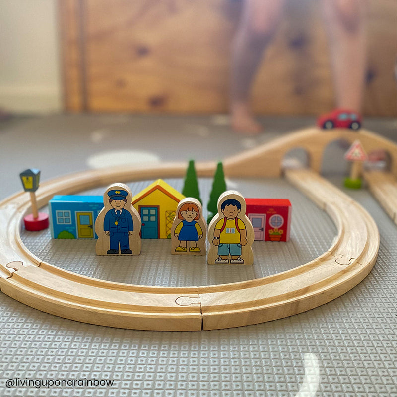 Figure of Eight Train Set by Bigjigs Toys US